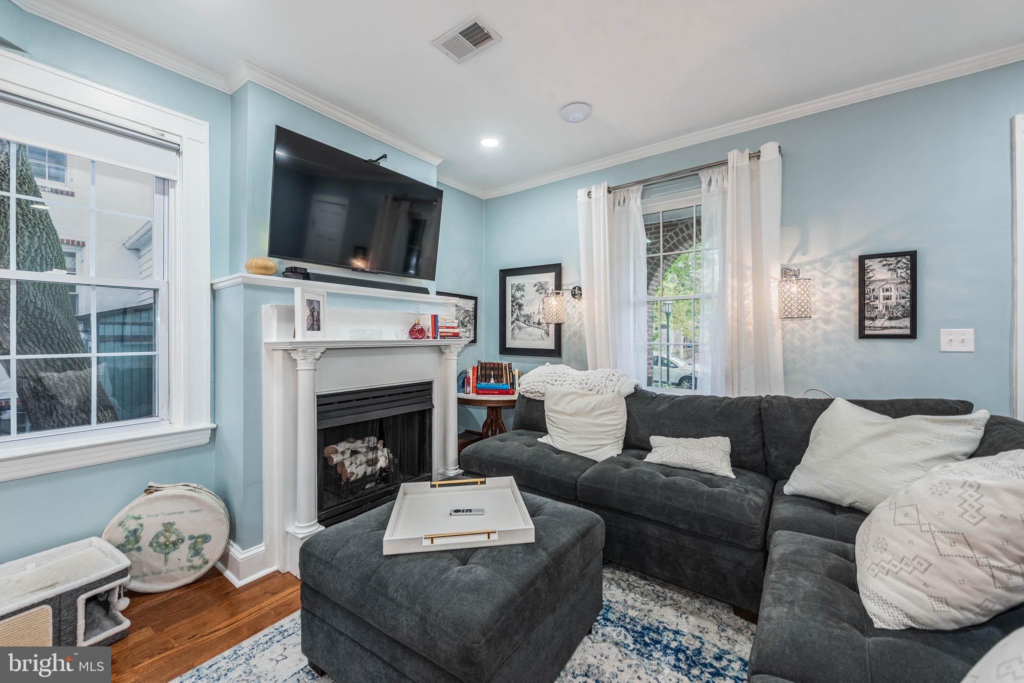 415 Southway, Baltimore, MD 21218 photo