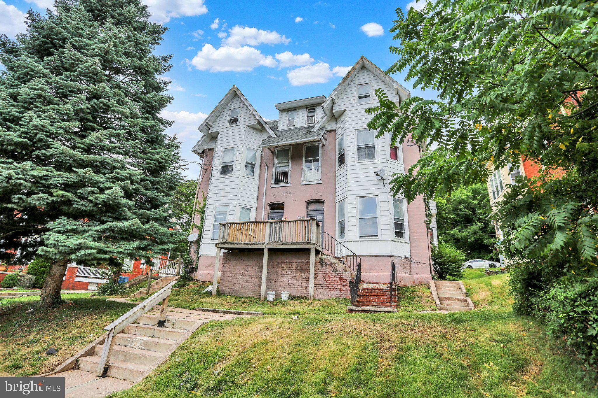 1601 Mineral Spring Rd, Reading, PA 19602