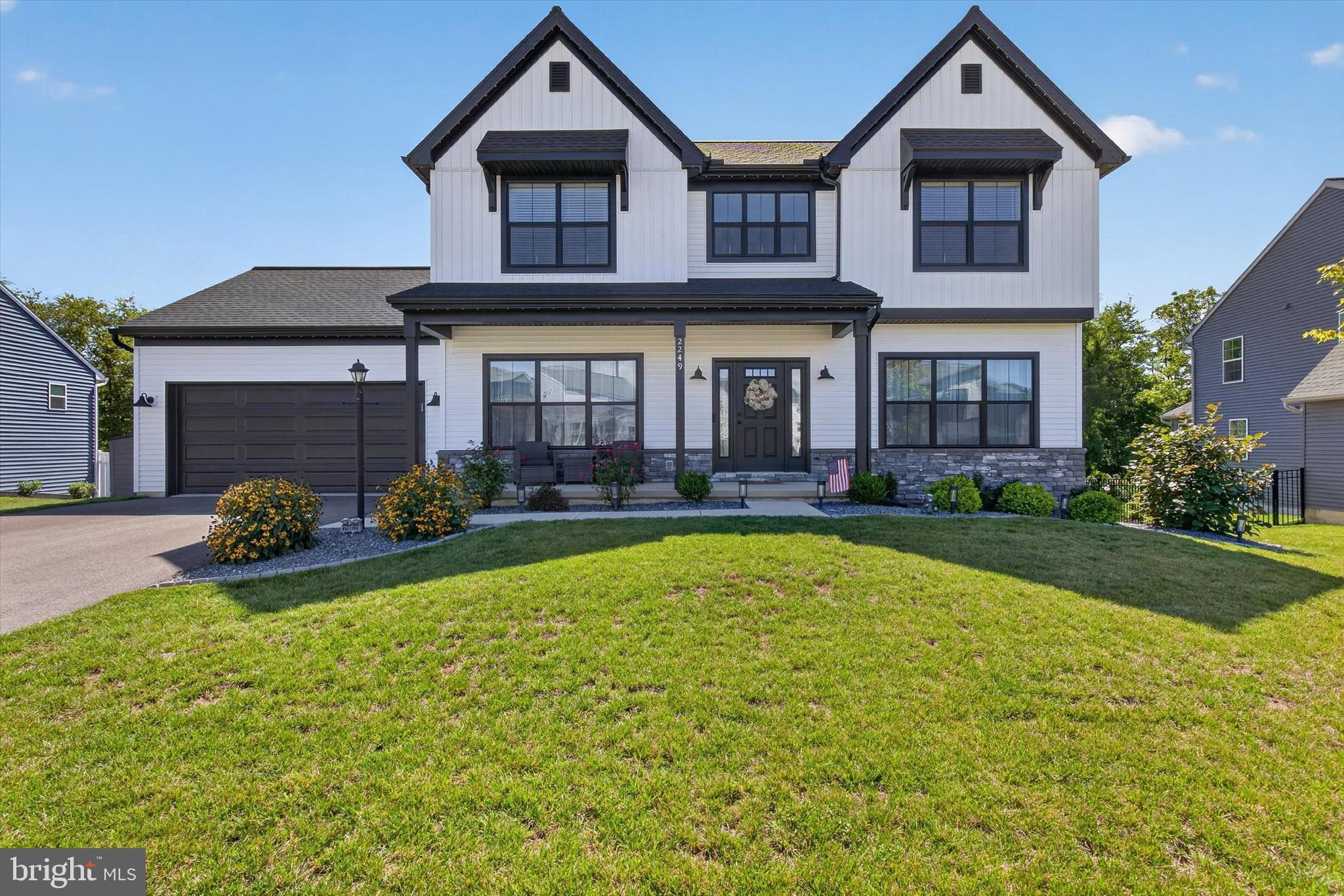 2249 Autumn Chase Dr, Mechanicsburg, PA 17055