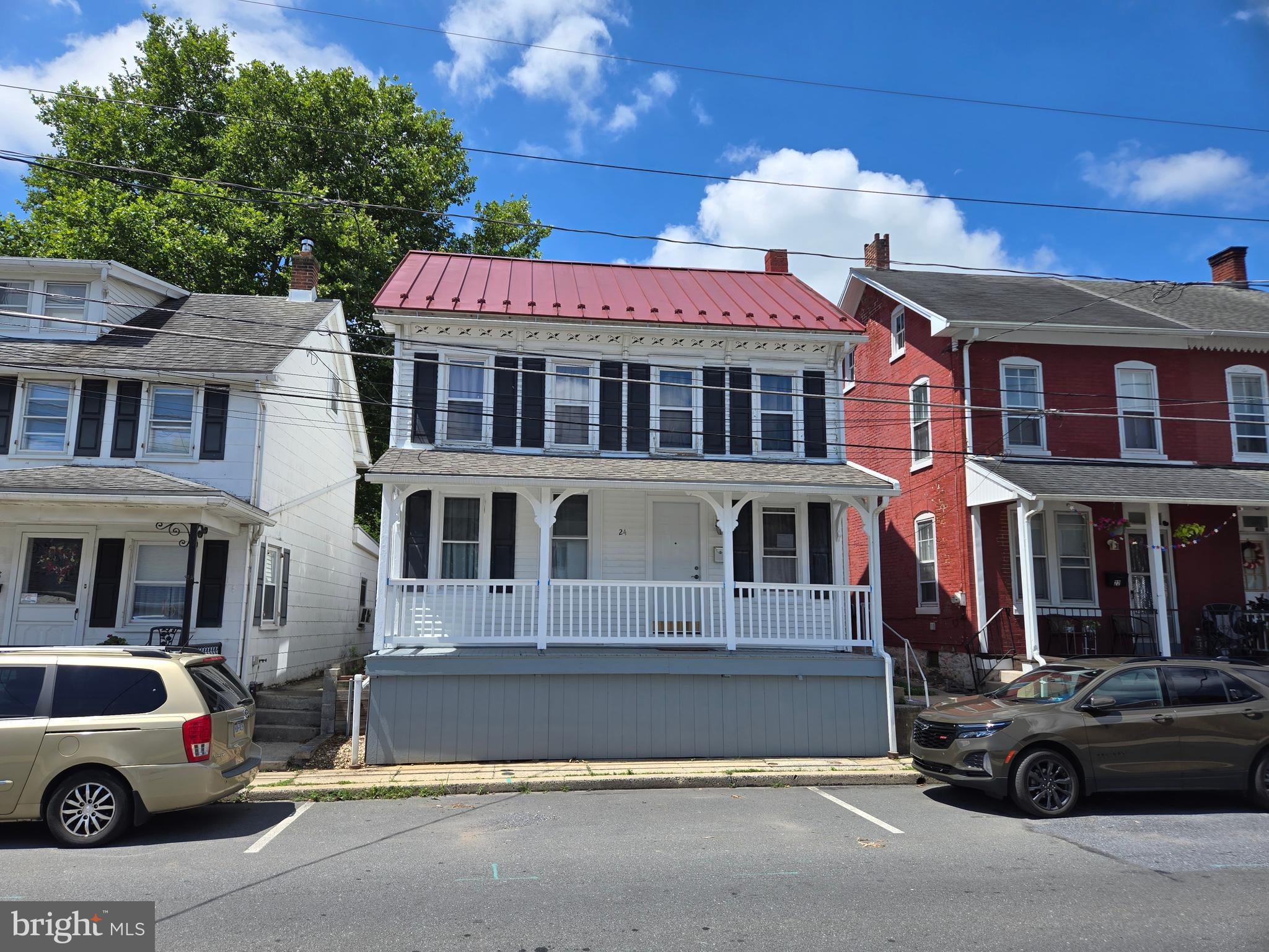 24 S Hull St, Reading, PA 19608 photo