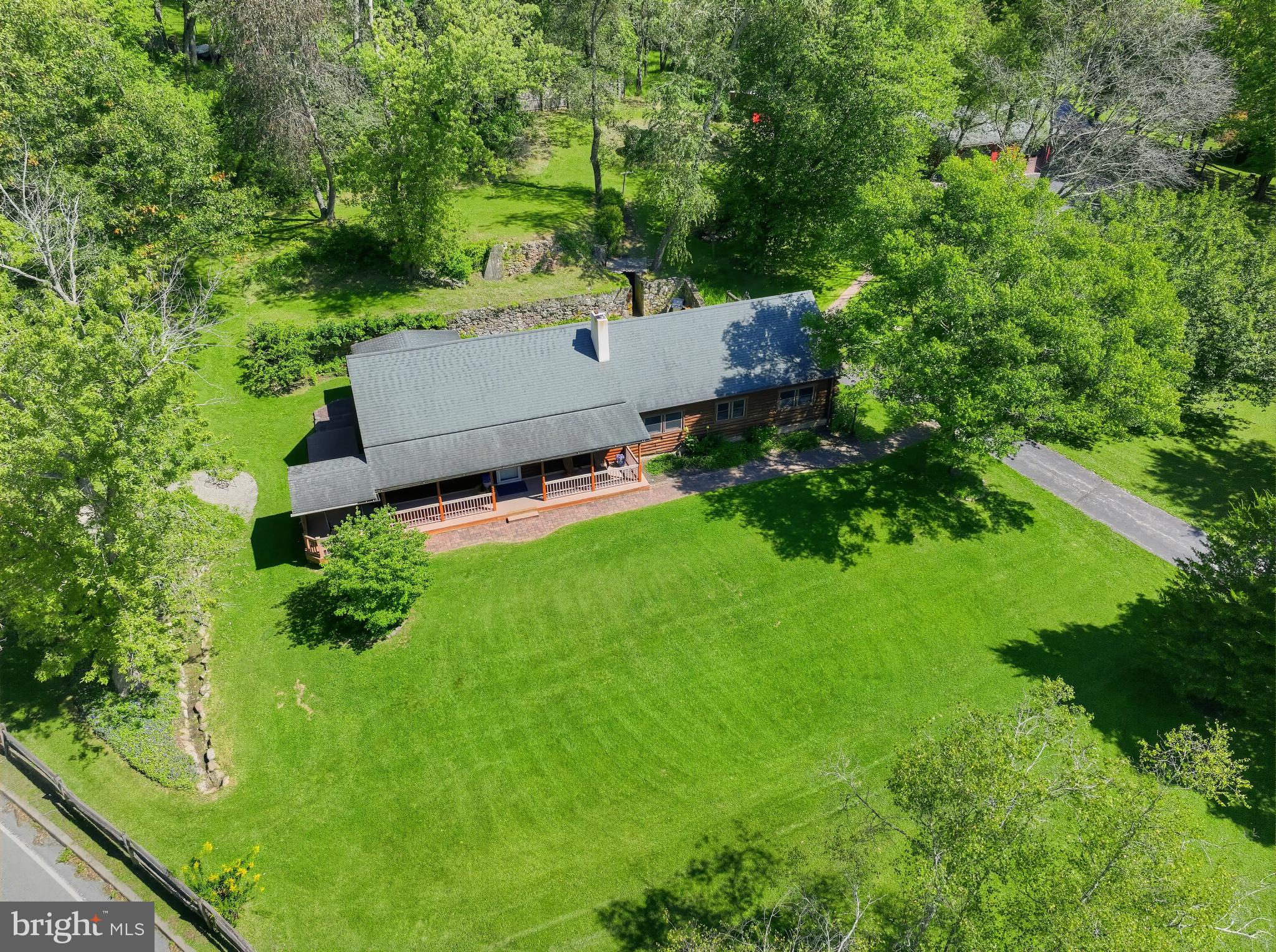 750 N Reeds Rd, Downingtown, PA 19335 photo