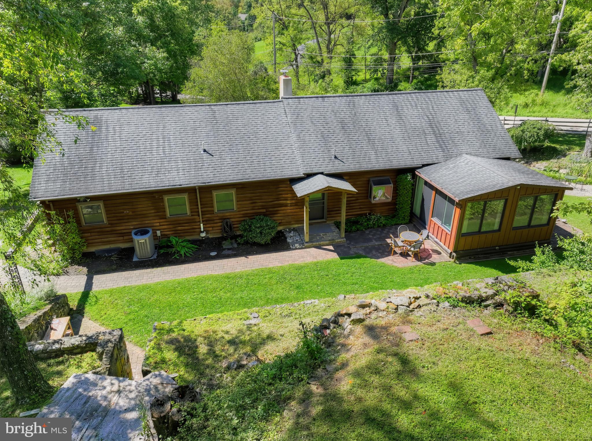 750 N Reeds Rd, Downingtown, PA 19335 photo