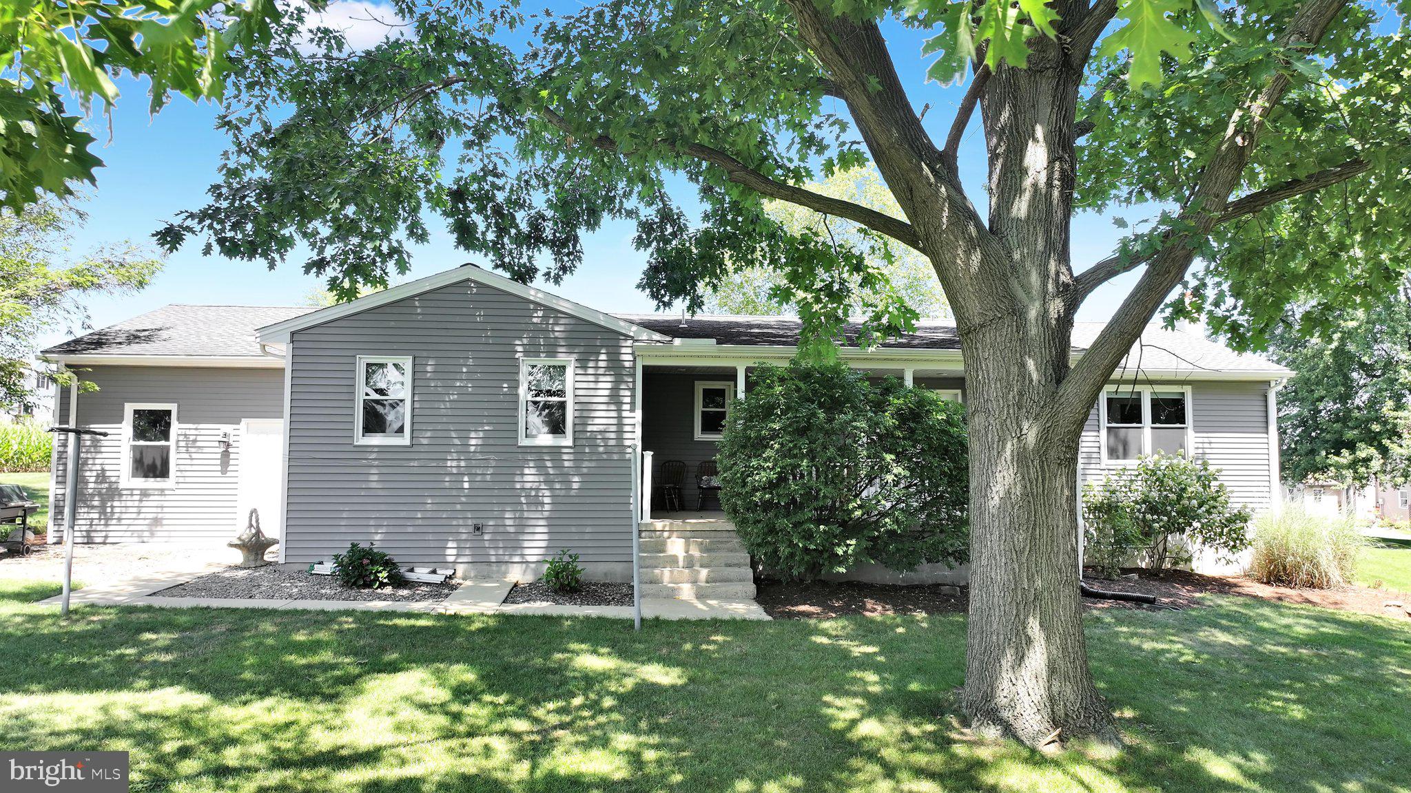 14 Walnut St, Richland, PA 17087 photo