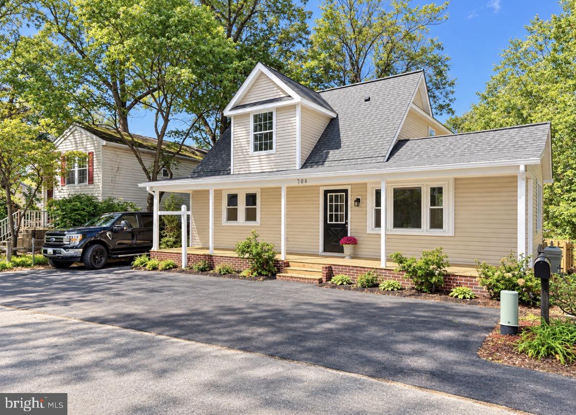 706 203rd St, Pasadena, MD 21122