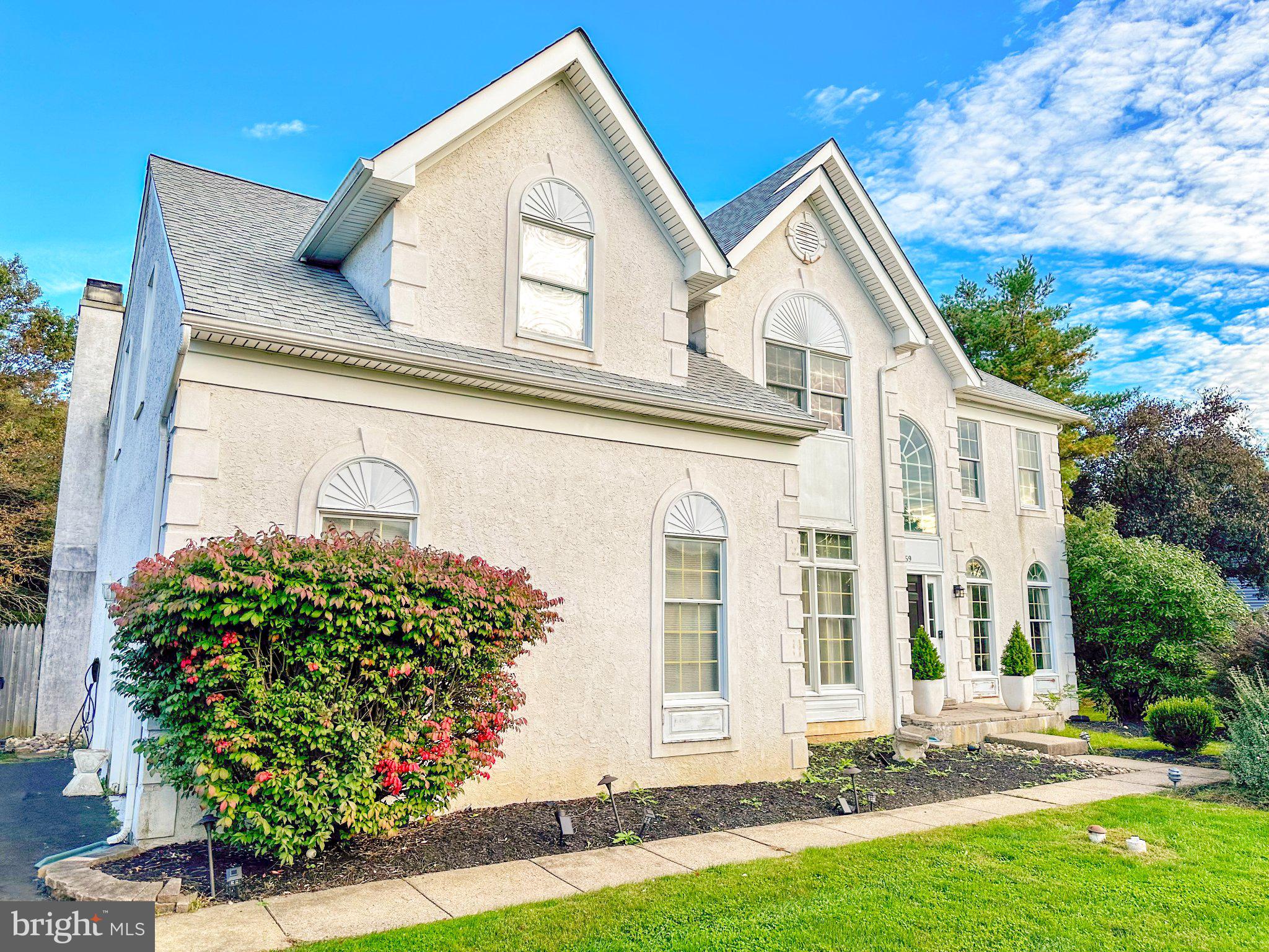 2059 Dawn Ln, Newtown, PA 18940