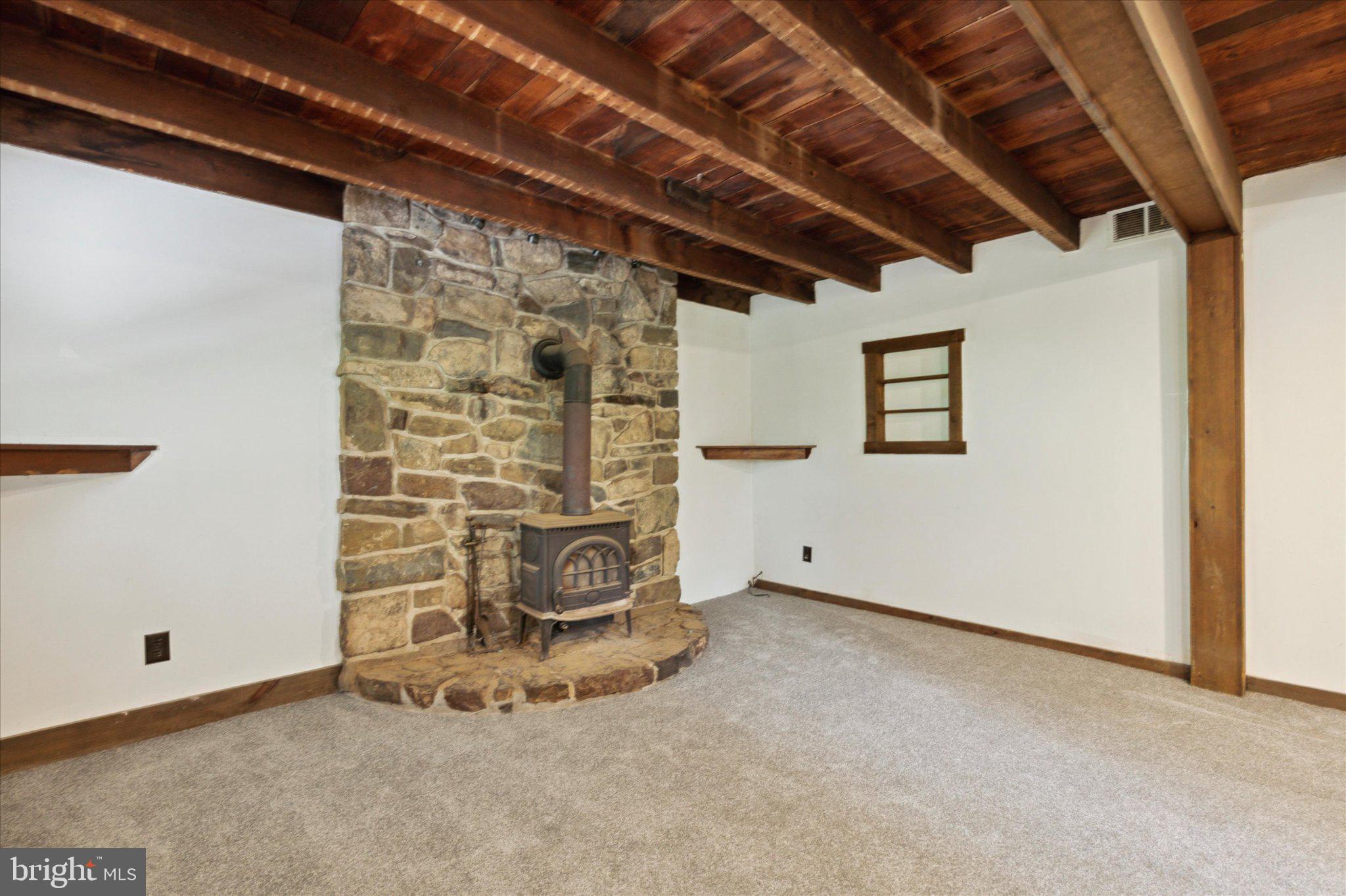 924 Sheep Hill Rd, Pottstown, PA 19465 photo