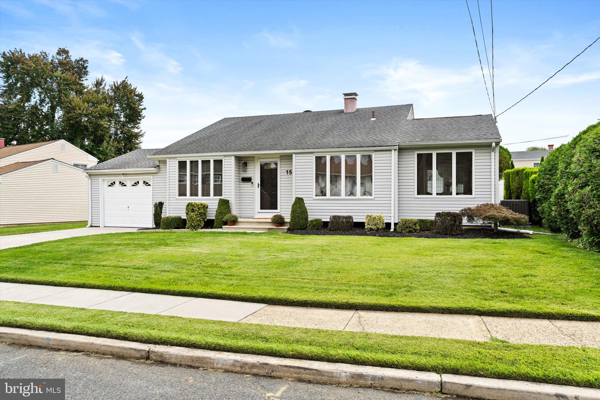 15 Ovington Dr, Hampton, NJ 08620 photo