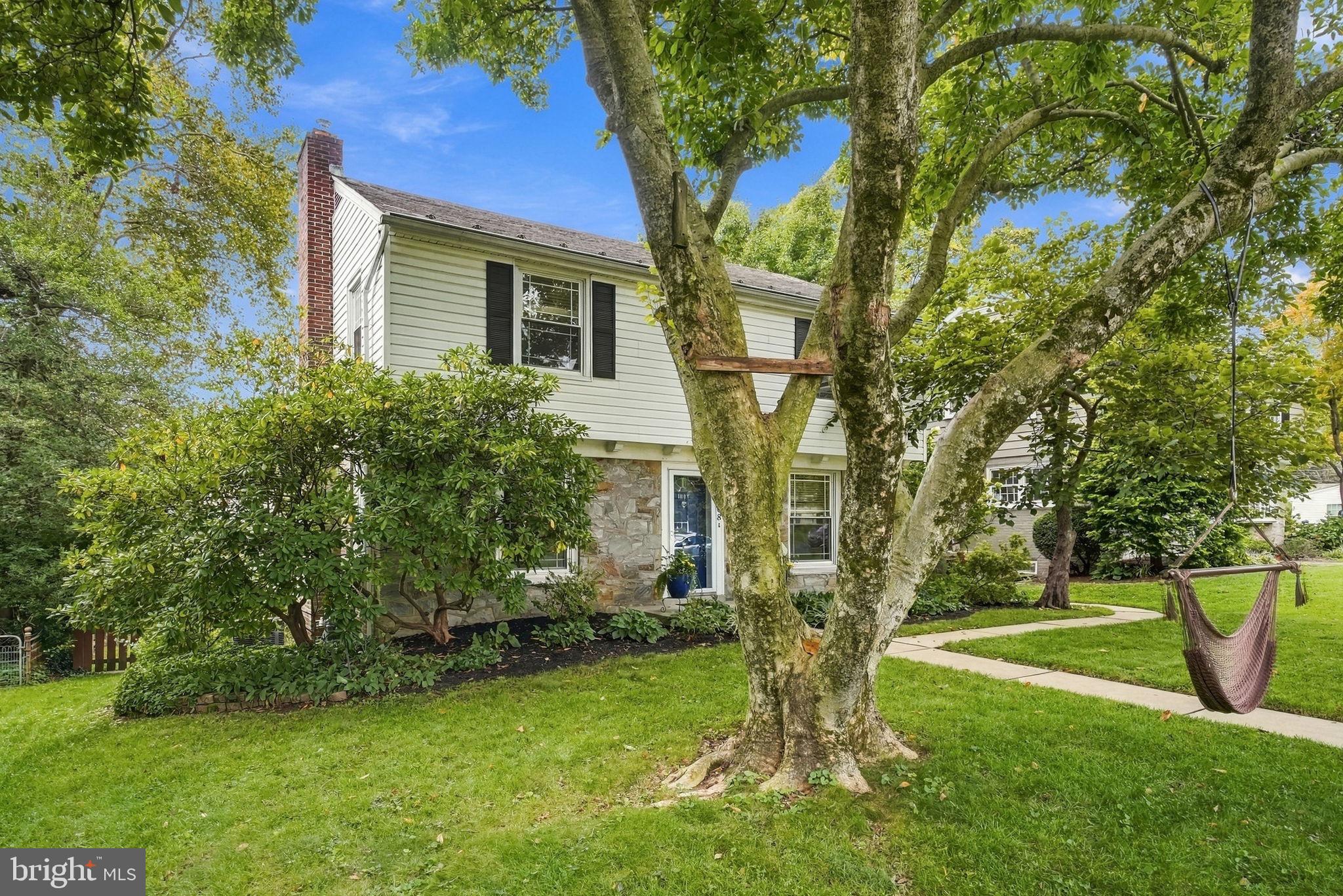 1008 Skyline Dr, Lancaster, PA 17601 photo
