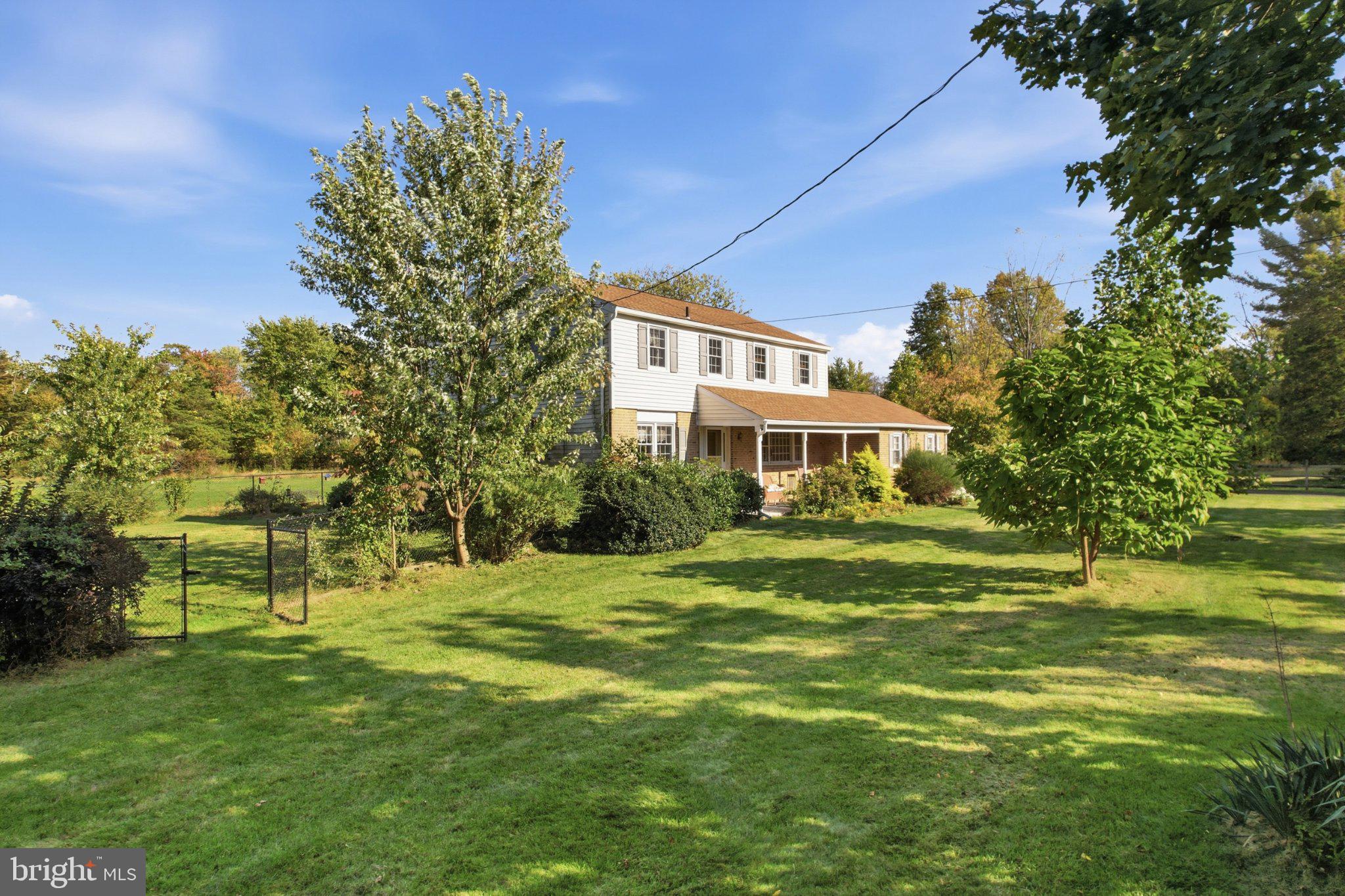 2209 Diamond St, Sellersville, PA 18960 photo