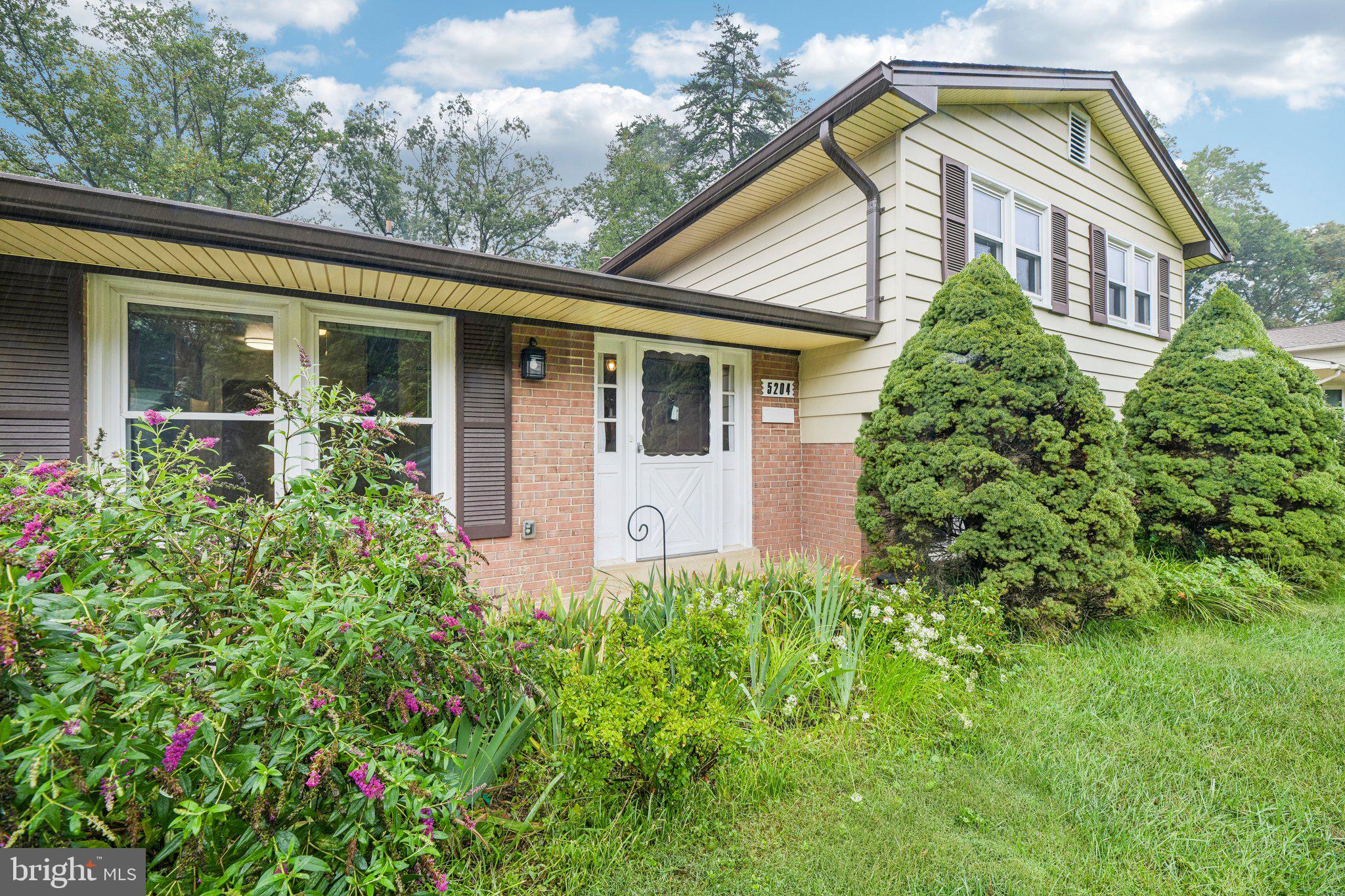 5204 Holden St, Fairfax, VA 22032 photo