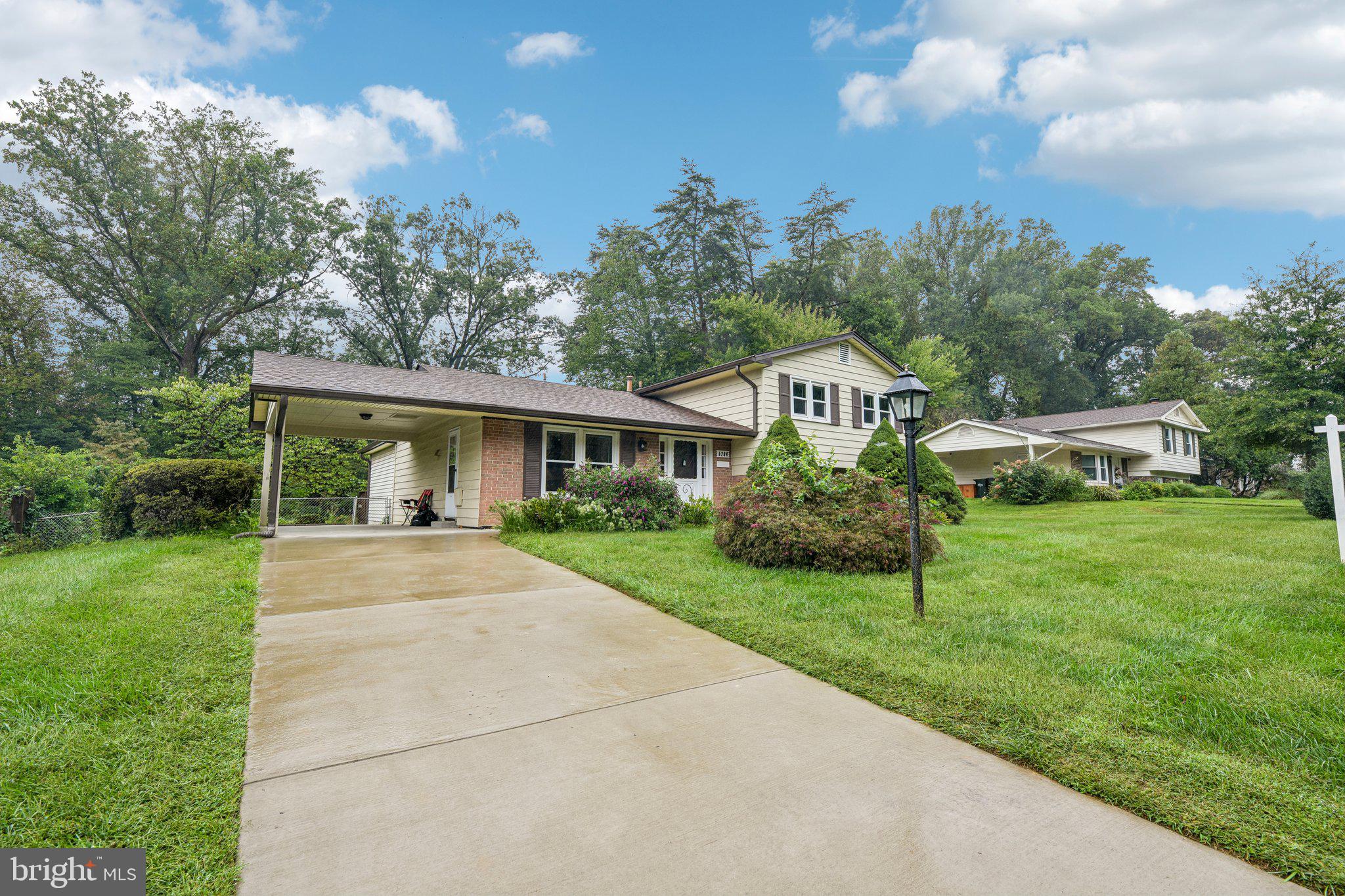 5204 Holden St, Fairfax, VA 22032 photo
