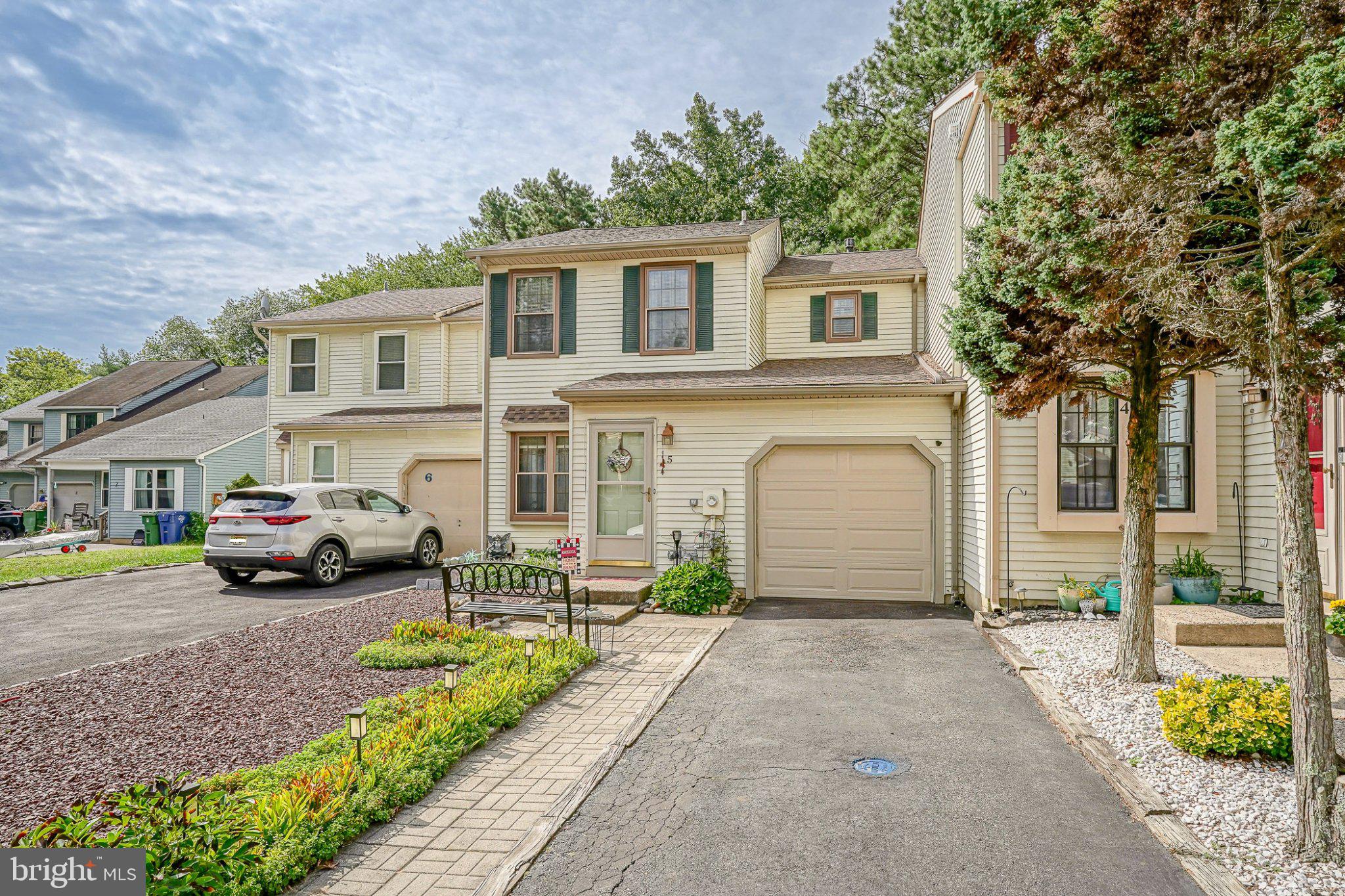 5 Partridge Ct, Marlton, NJ 08053