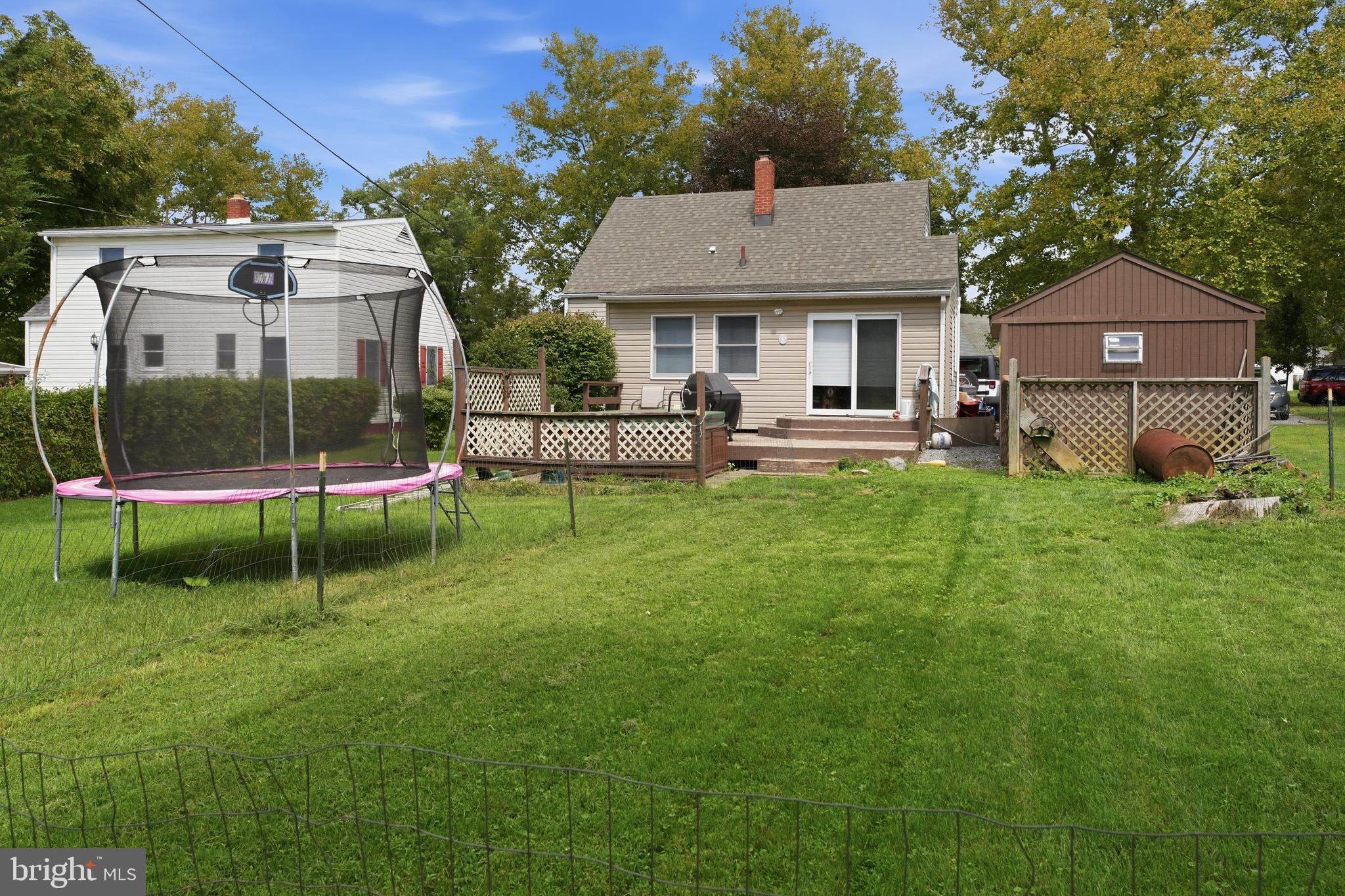 820 Magnolia Rd, Hellertown, PA 18055 photo