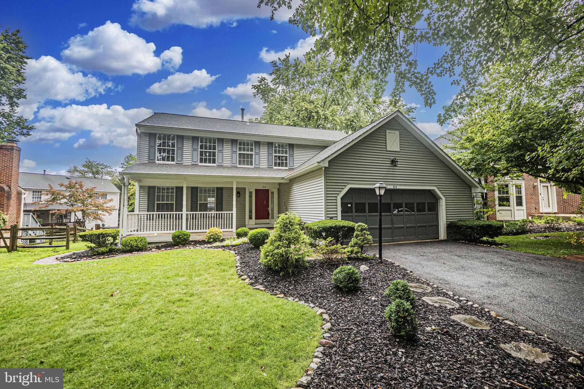 214 Bookham Ln, Gaithersburg, MD 20877