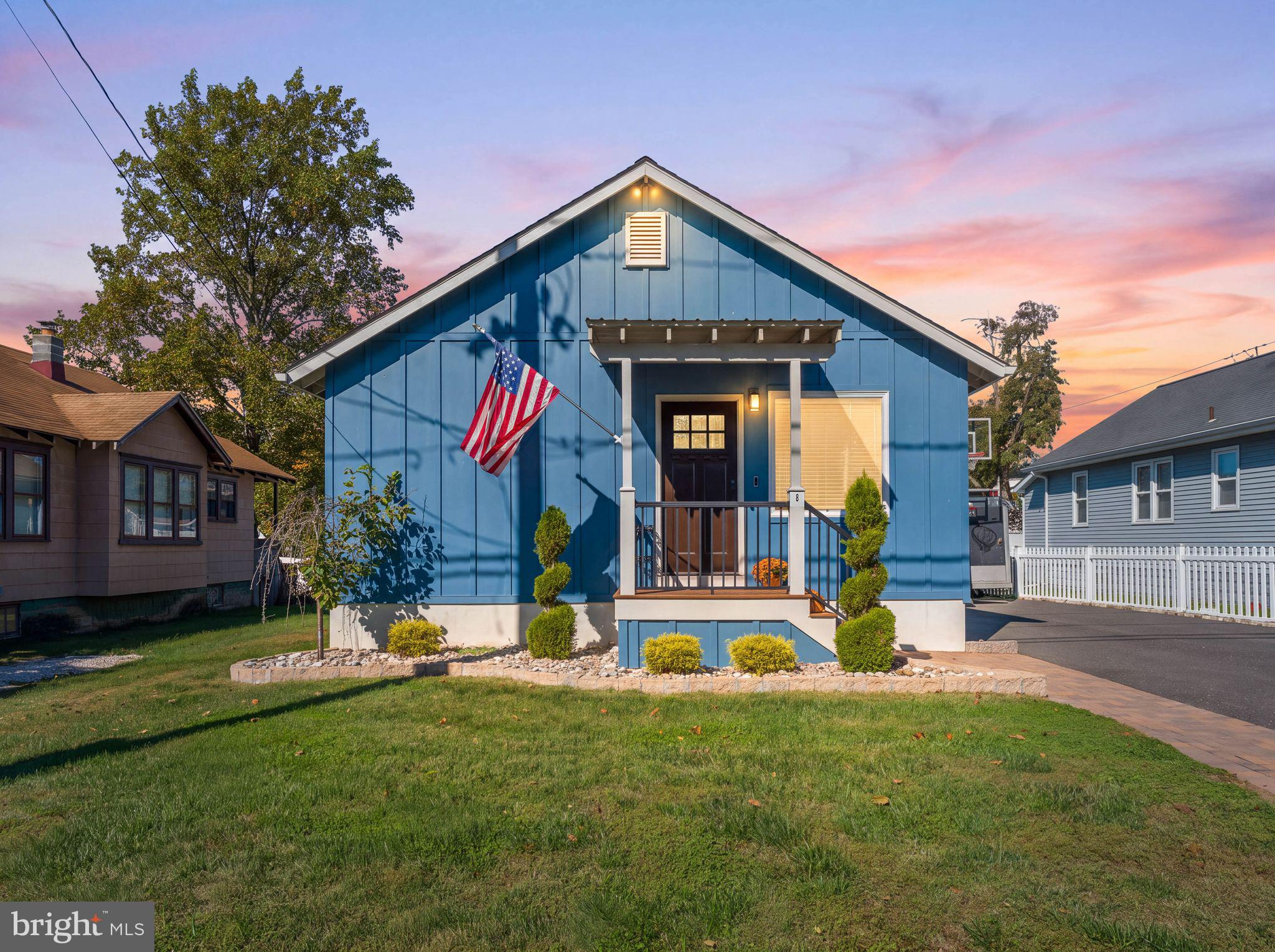 8 13th St, Burlington, NJ 08016