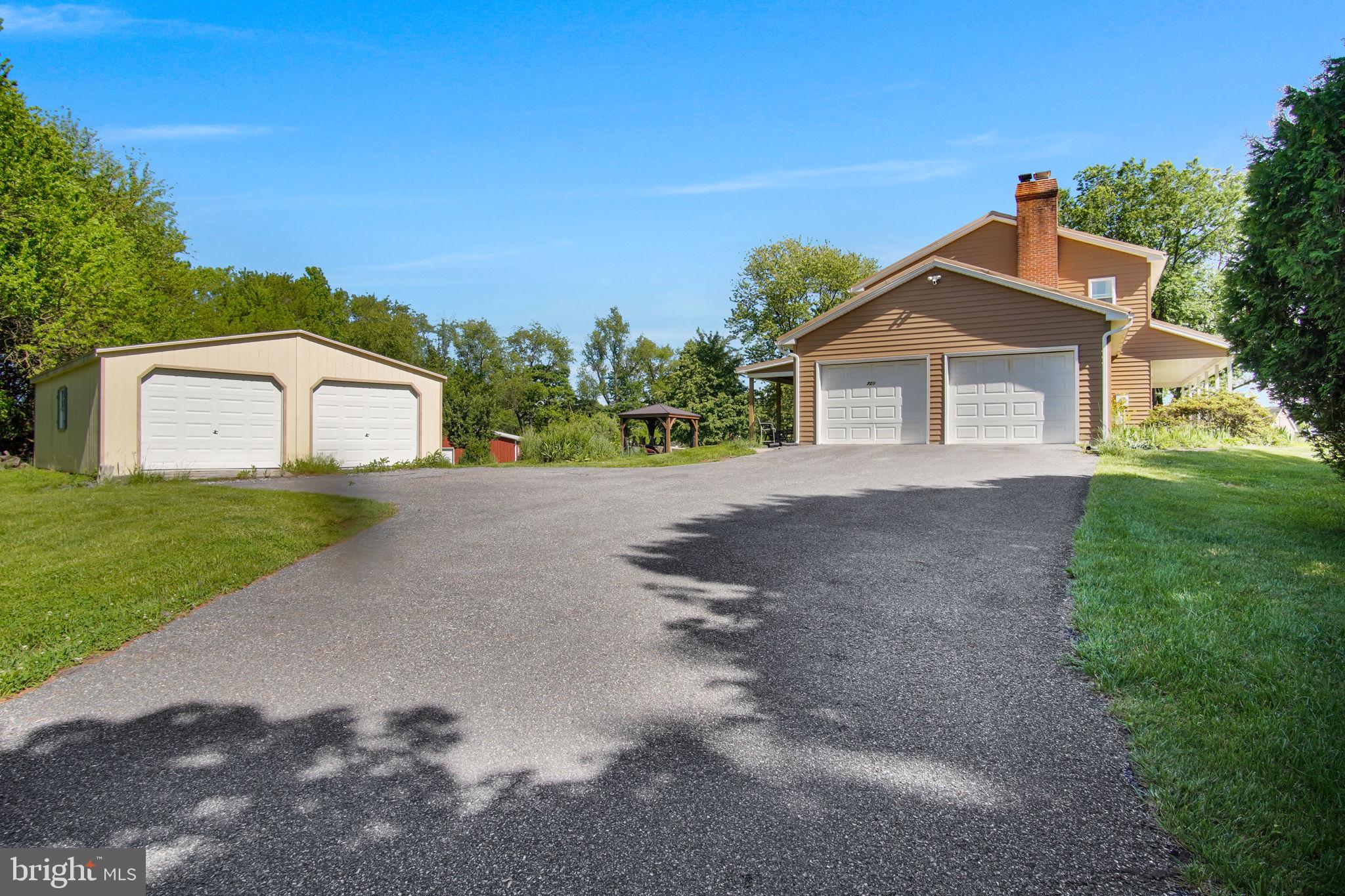 720 Seitz Dr, Lewisberry, PA 17339 photo