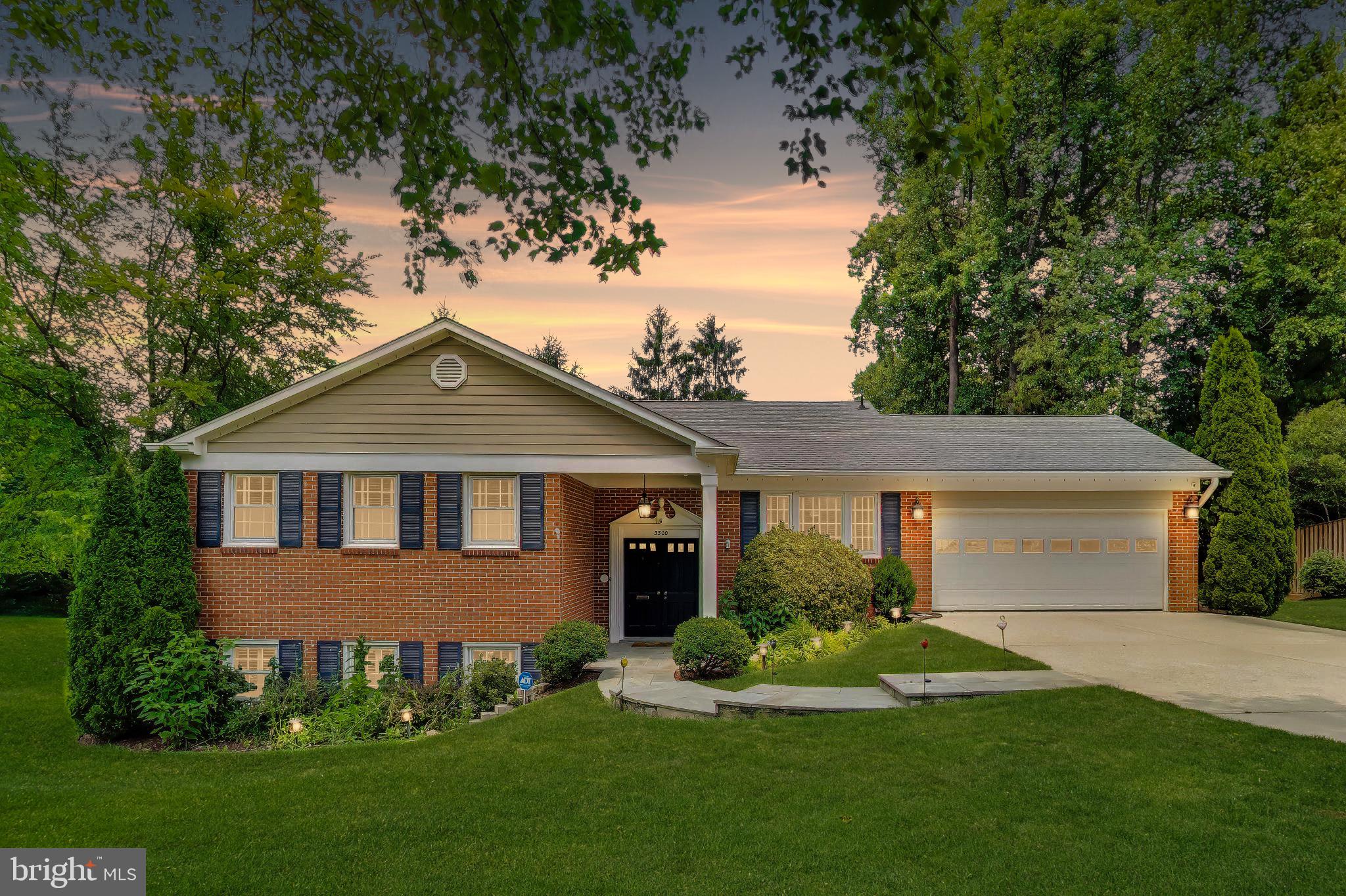 3300 Clearwood Ct, Falls Church, VA 22042