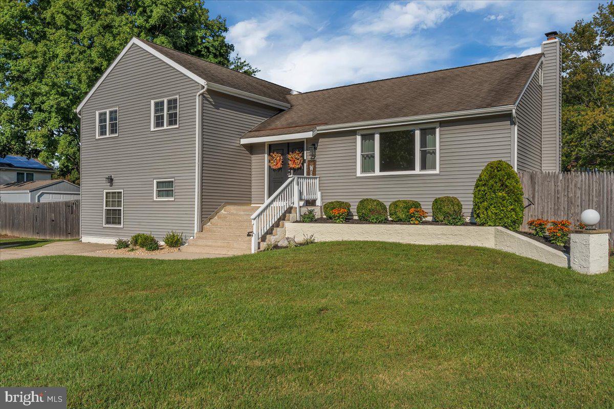 7 Surrey Ct, Berlin, NJ 08009 photo