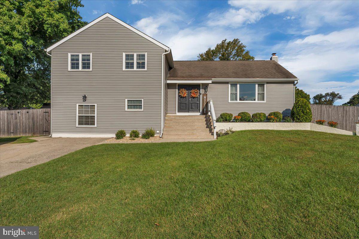 7 Surrey Ct, Berlin, NJ 08009