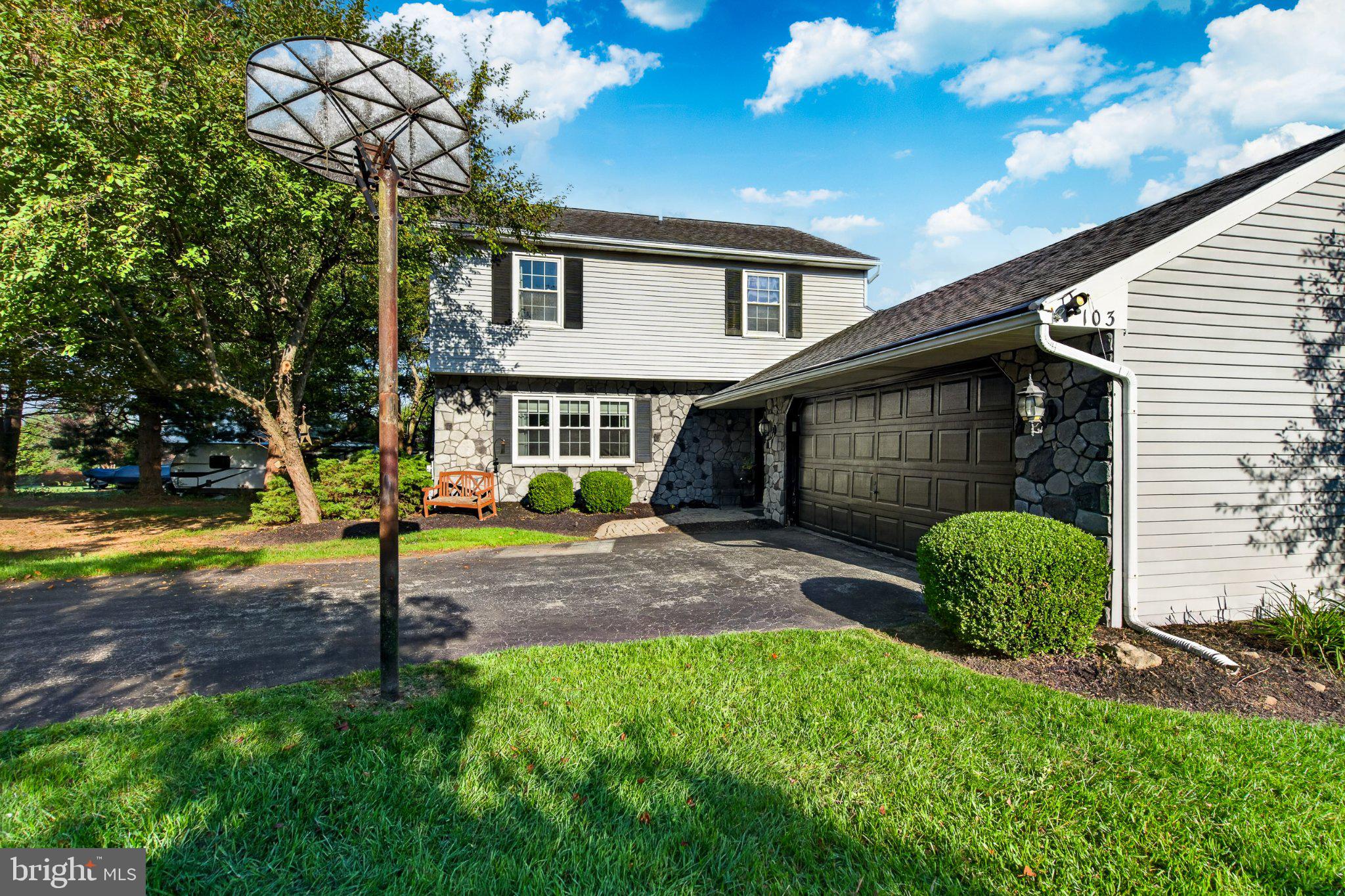 103 Wynnewood Dr, Coatesville, PA 19320 photo