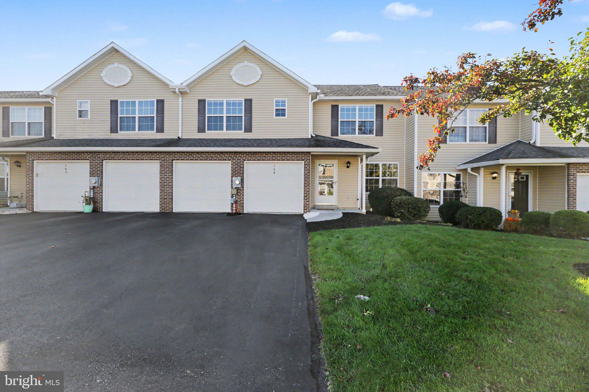107 Peregrine Ln, Hummelstown, PA 17036