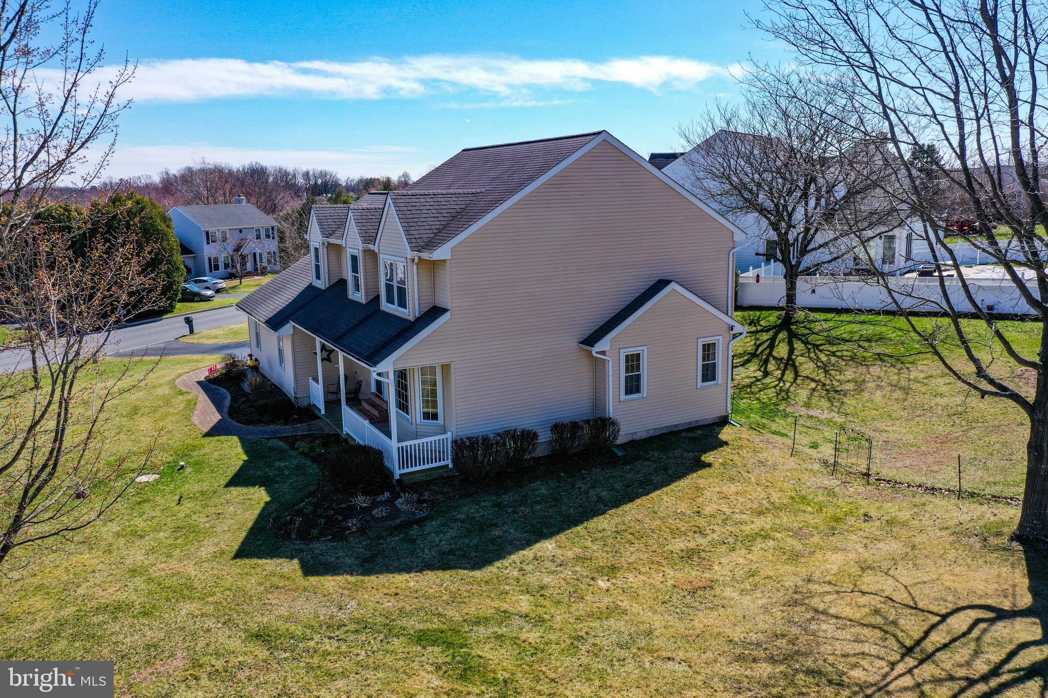 19 Ponds End Dr, Downingtown, PA 19335 photo