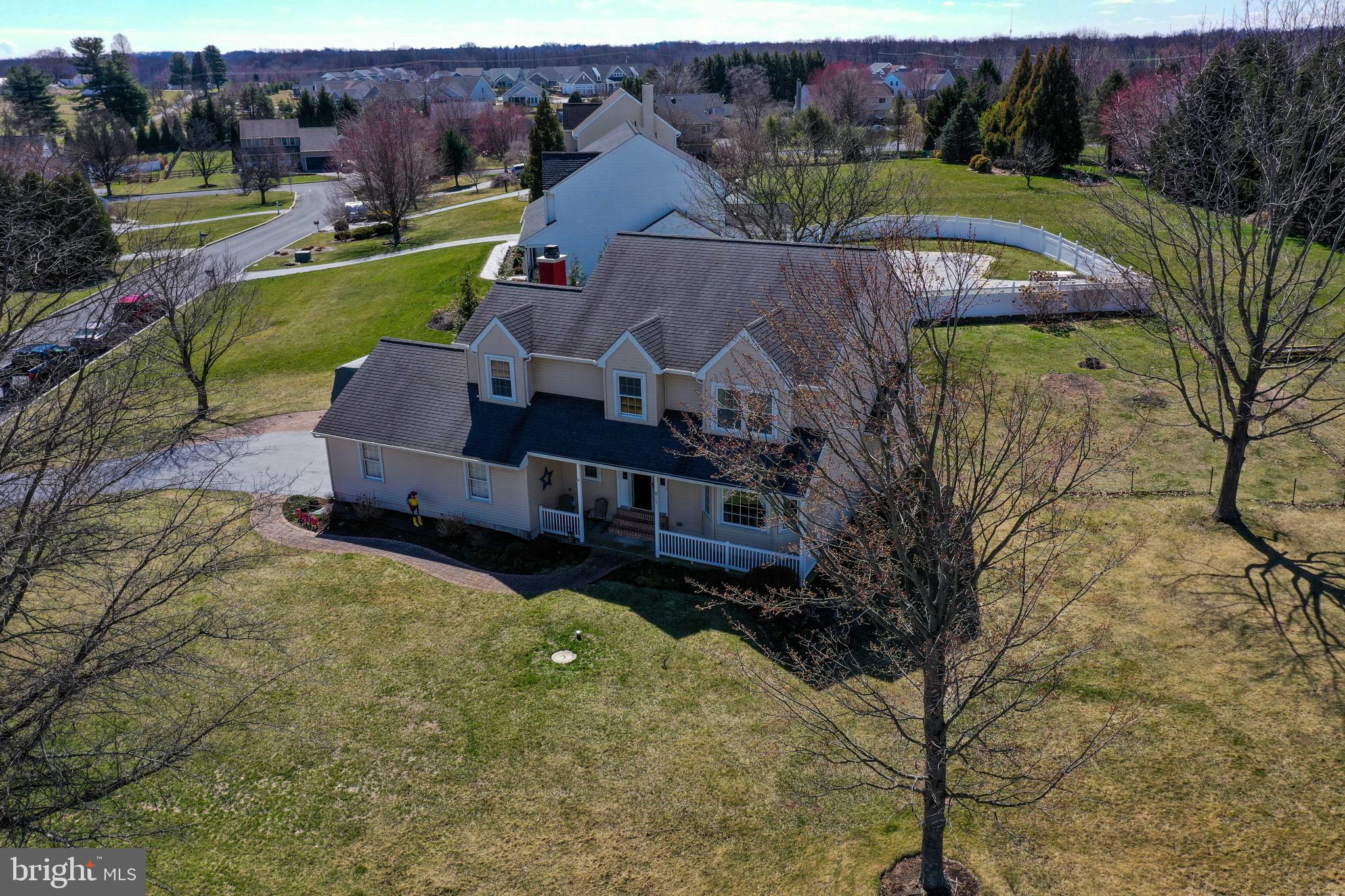 19 Ponds End Dr, Downingtown, PA 19335 photo