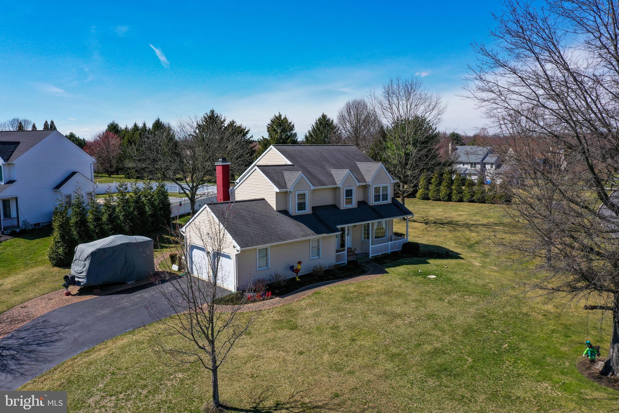 19 Ponds End Dr, Downingtown, PA 19335 photo