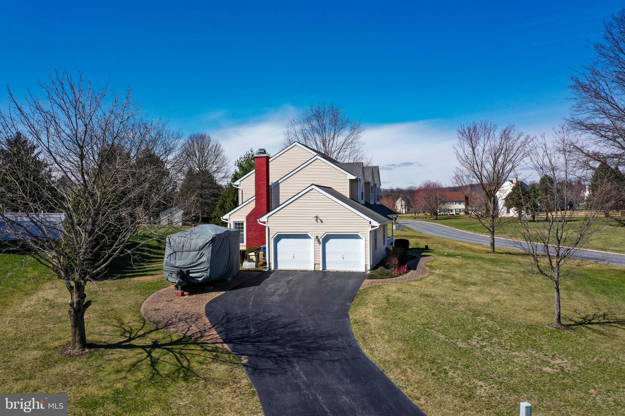 19 Ponds End Dr, Downingtown, PA 19335 photo