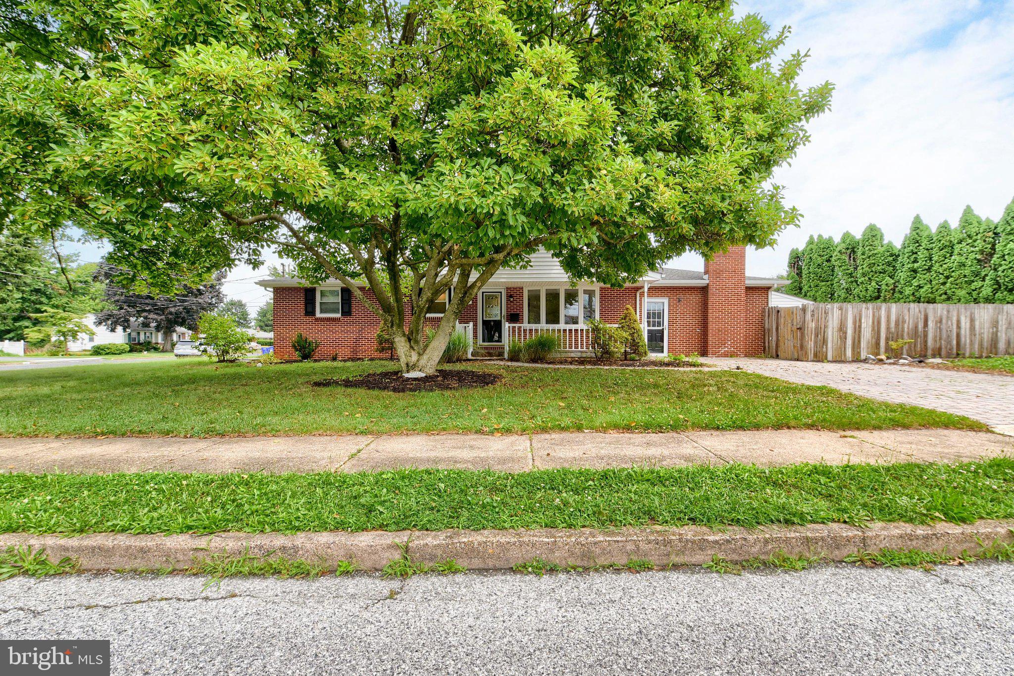 401 James St, Mechanicsburg, PA 17055