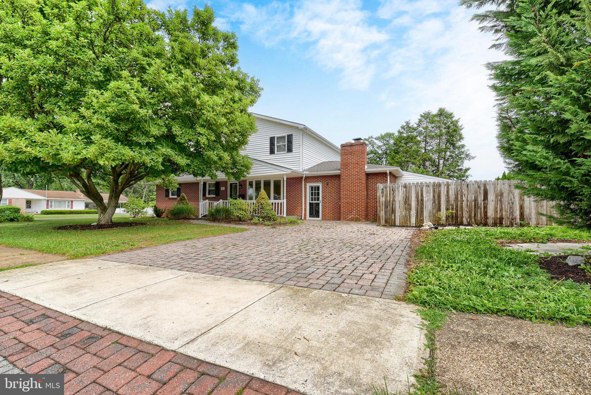 401 James St, Mechanicsburg, PA 17055 photo