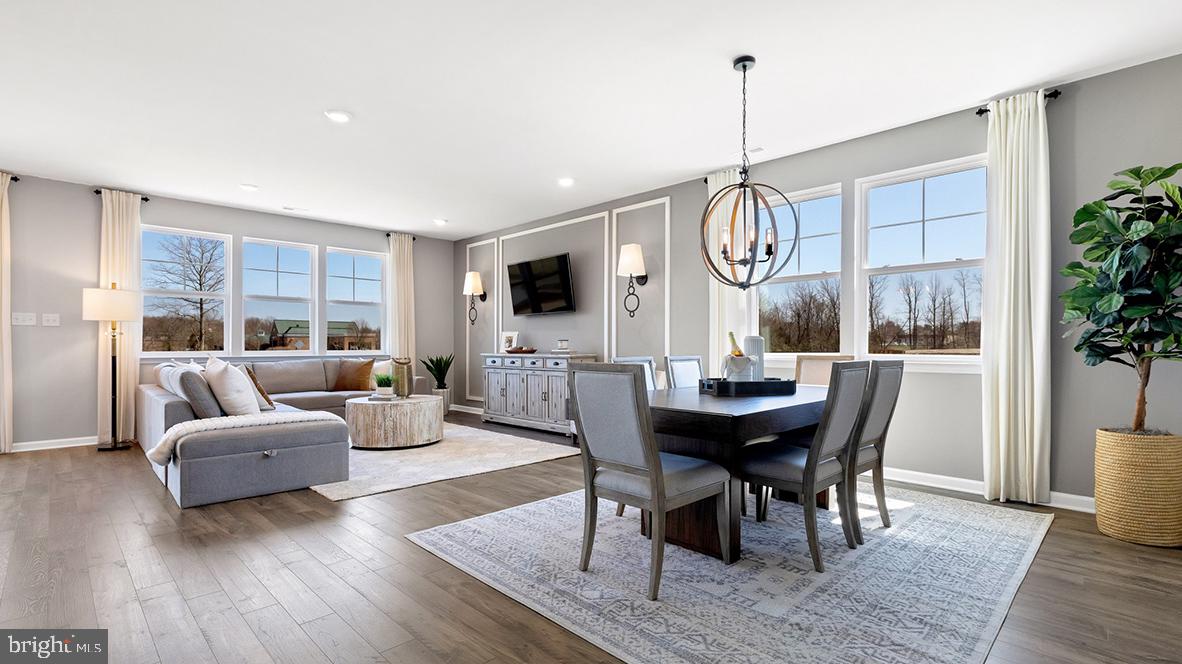 16 Norwich Ln, Moorestown, NJ 08057