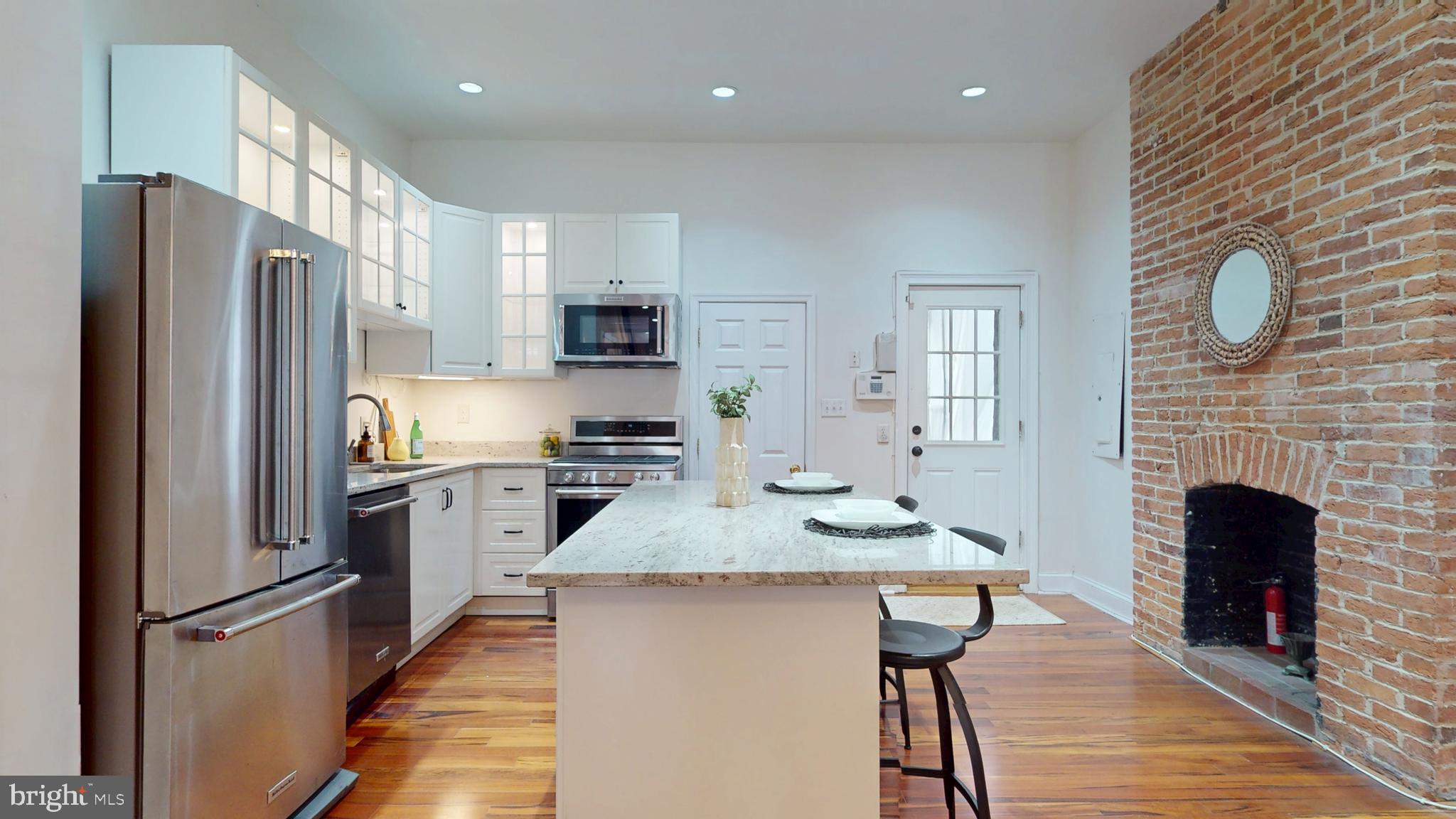 2431 Calvert St, Baltimore, MD 21218 photo