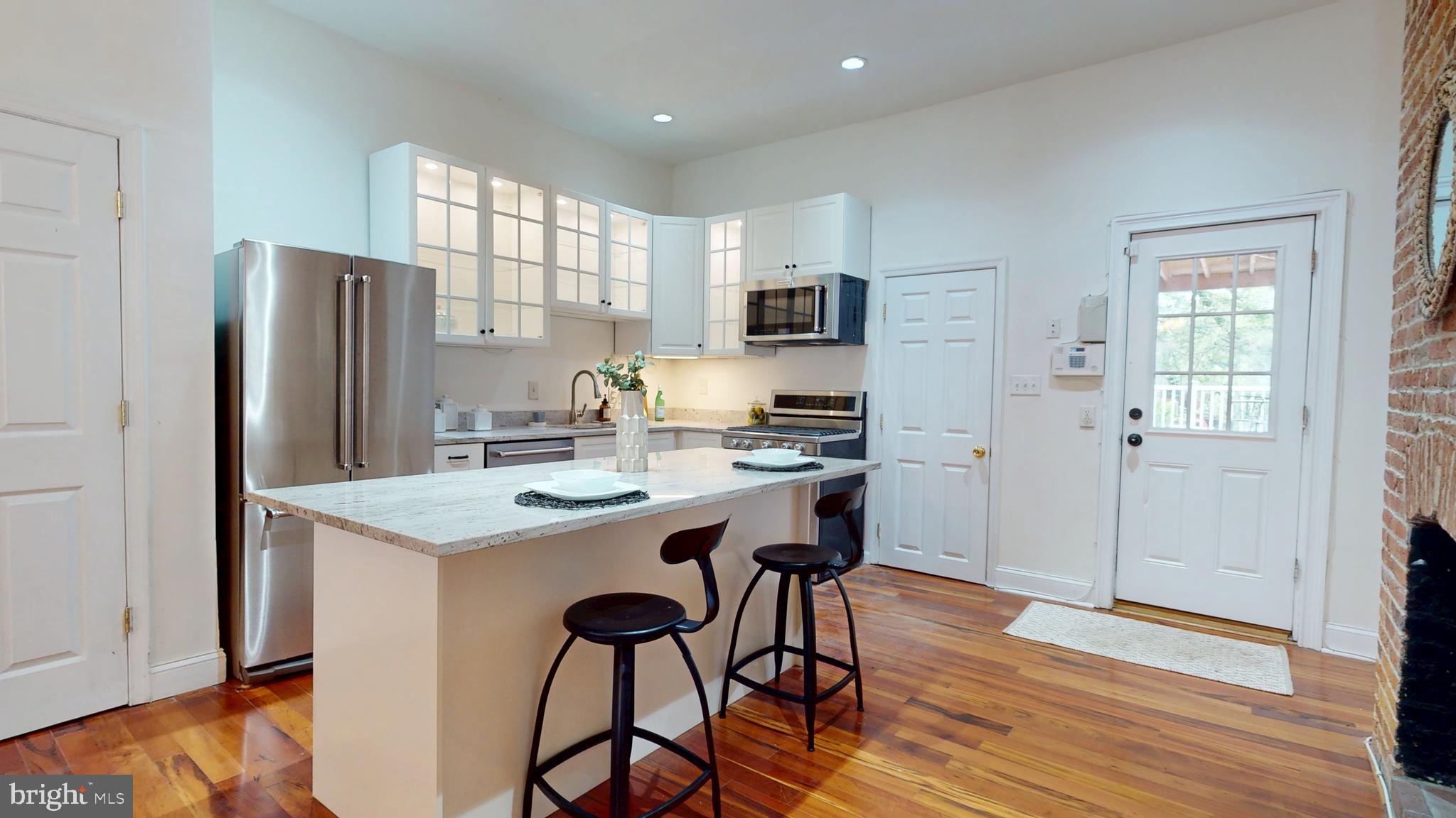 2431 Calvert St, Baltimore, MD 21218 photo