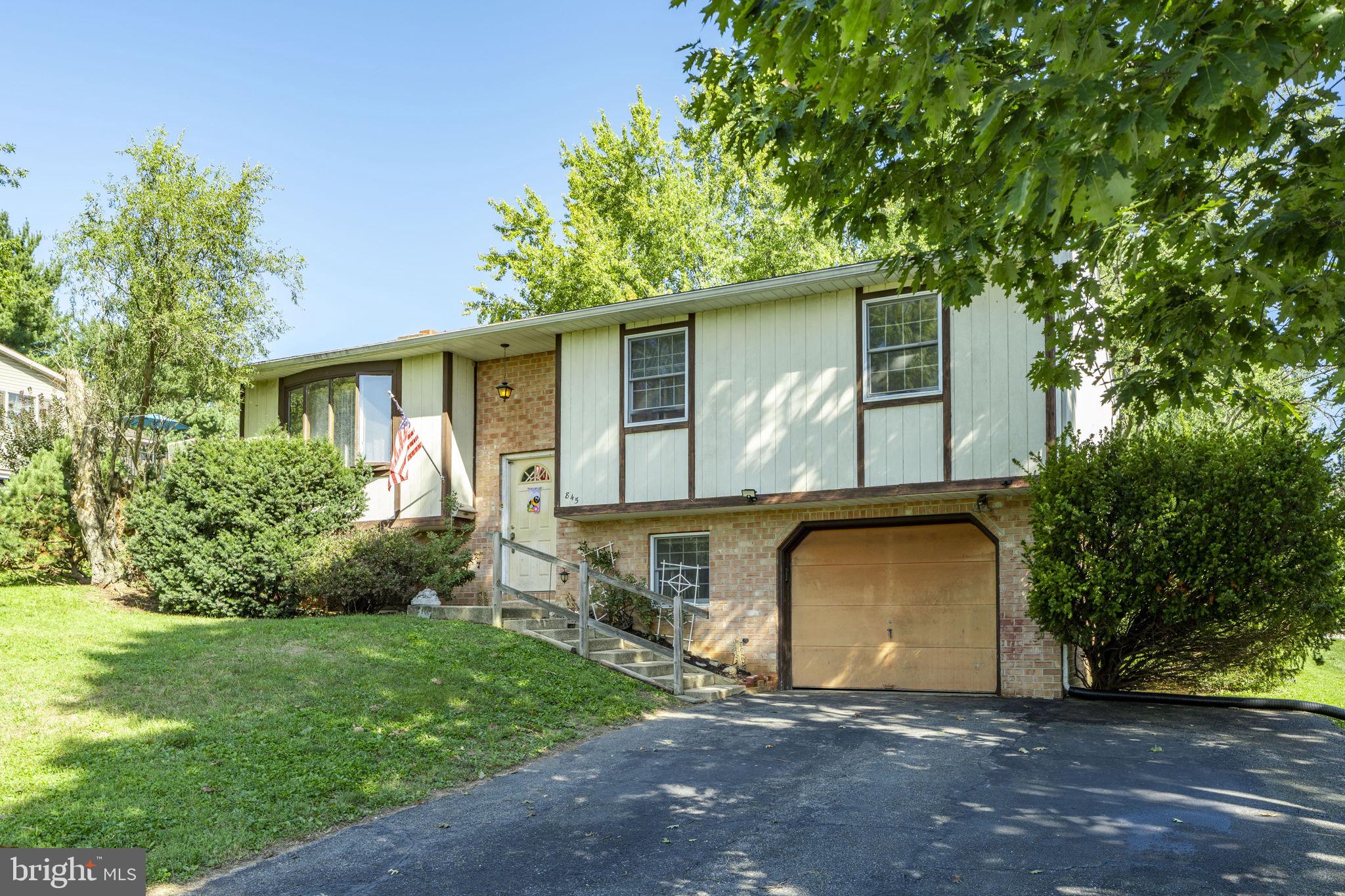 845 Terrace Ave, Mount Joy, PA 17552