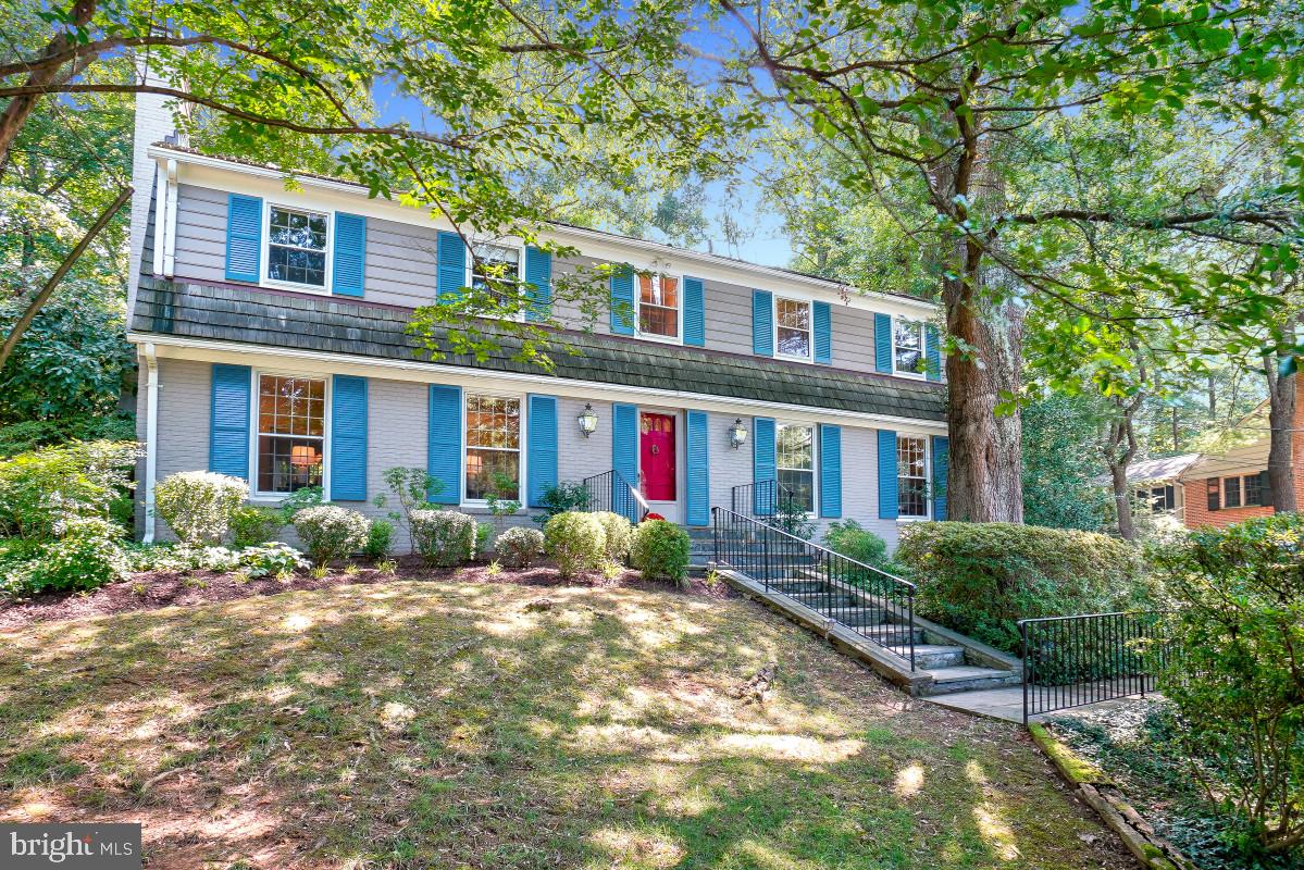 8006 Greentree Rd, Bethesda, MD 20817