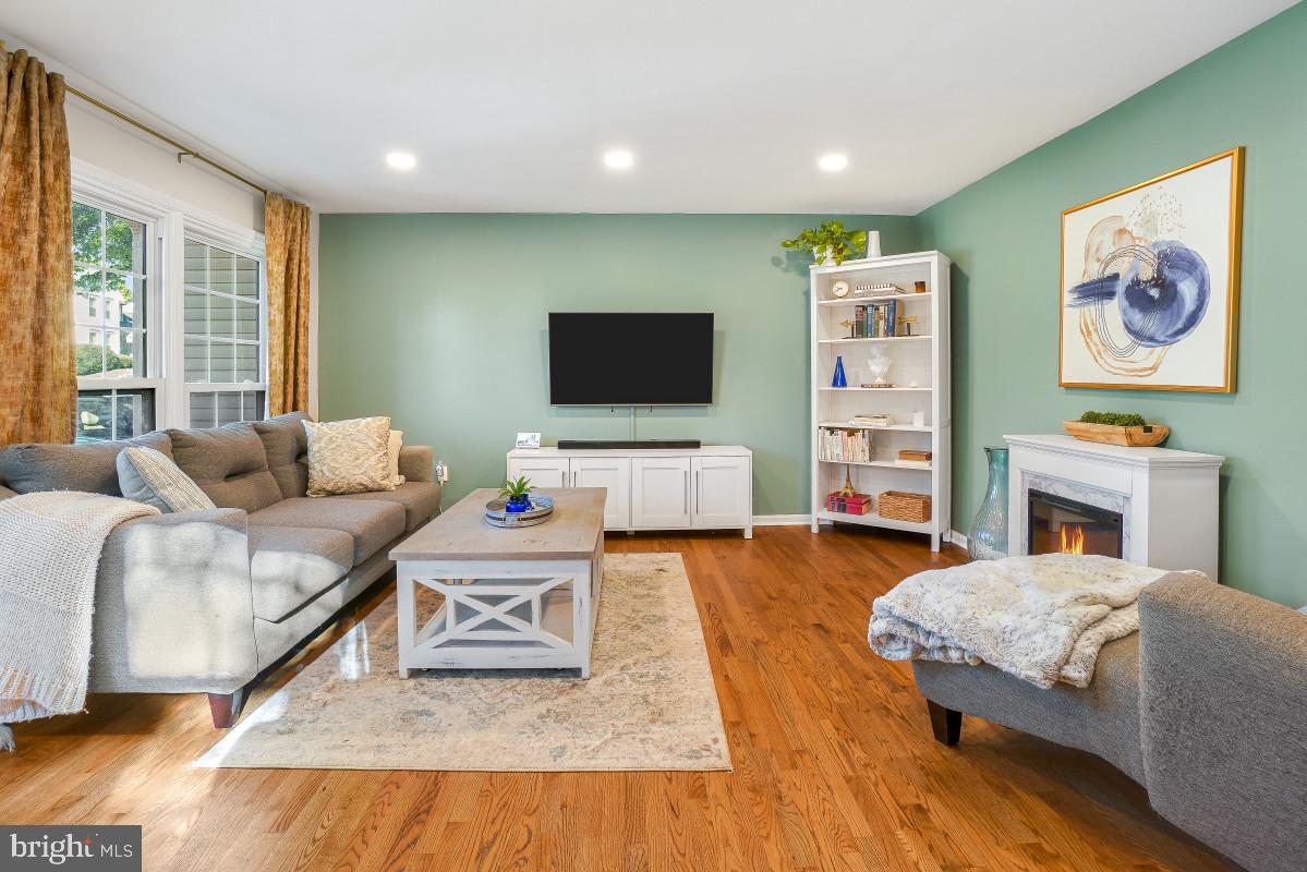 18807 Lindenhouse Rd, Gaithersburg, MD 20879 photo