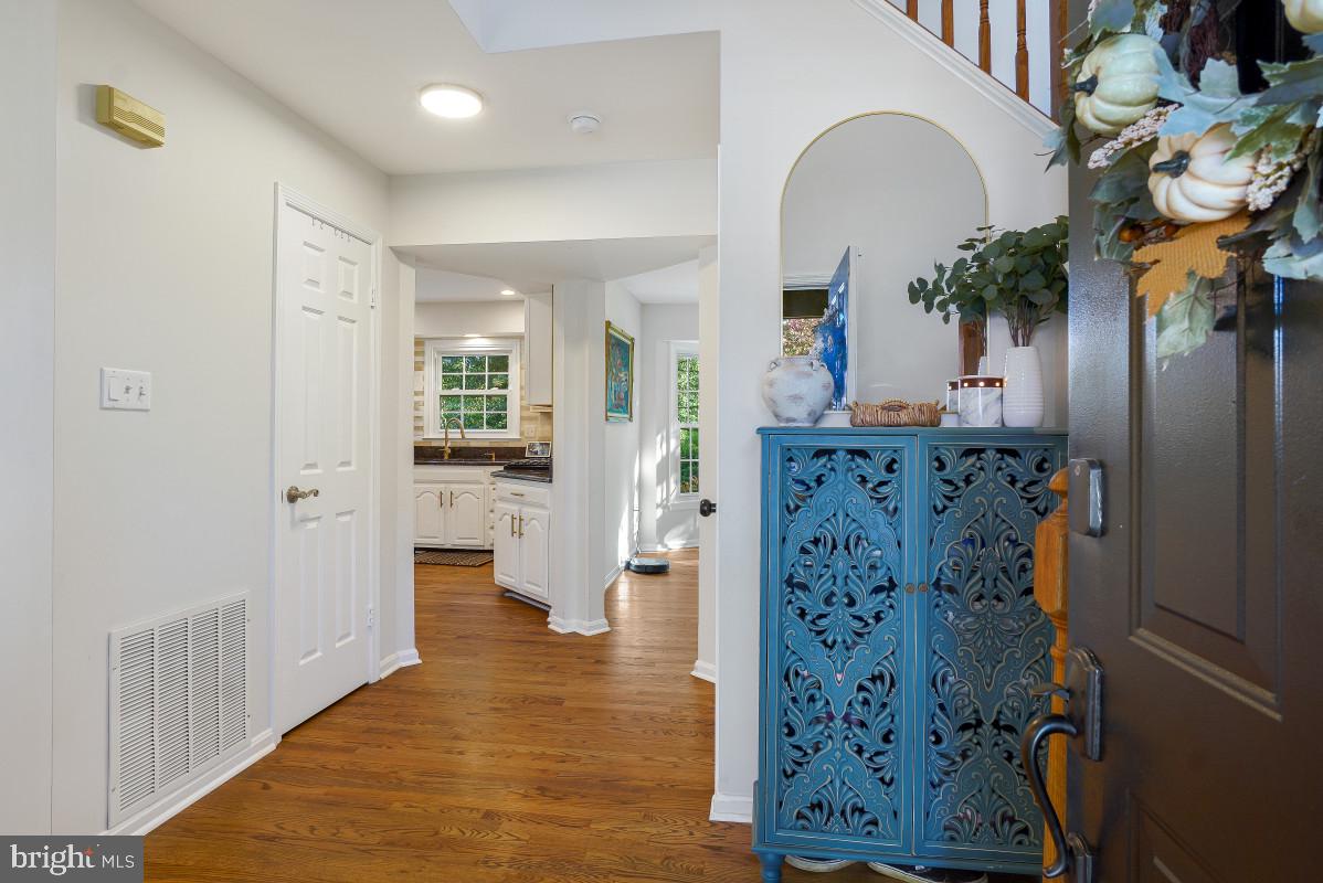 18807 Lindenhouse Rd, Gaithersburg, MD 20879 photo