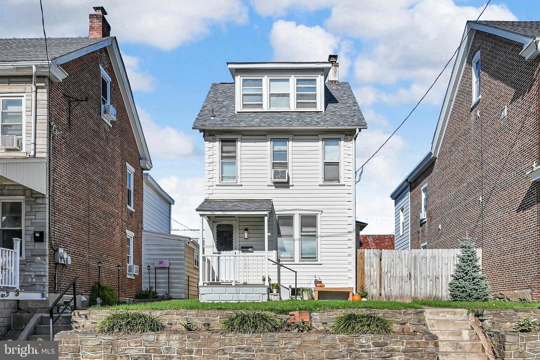 39 4th St, Pottstown, PA 19464