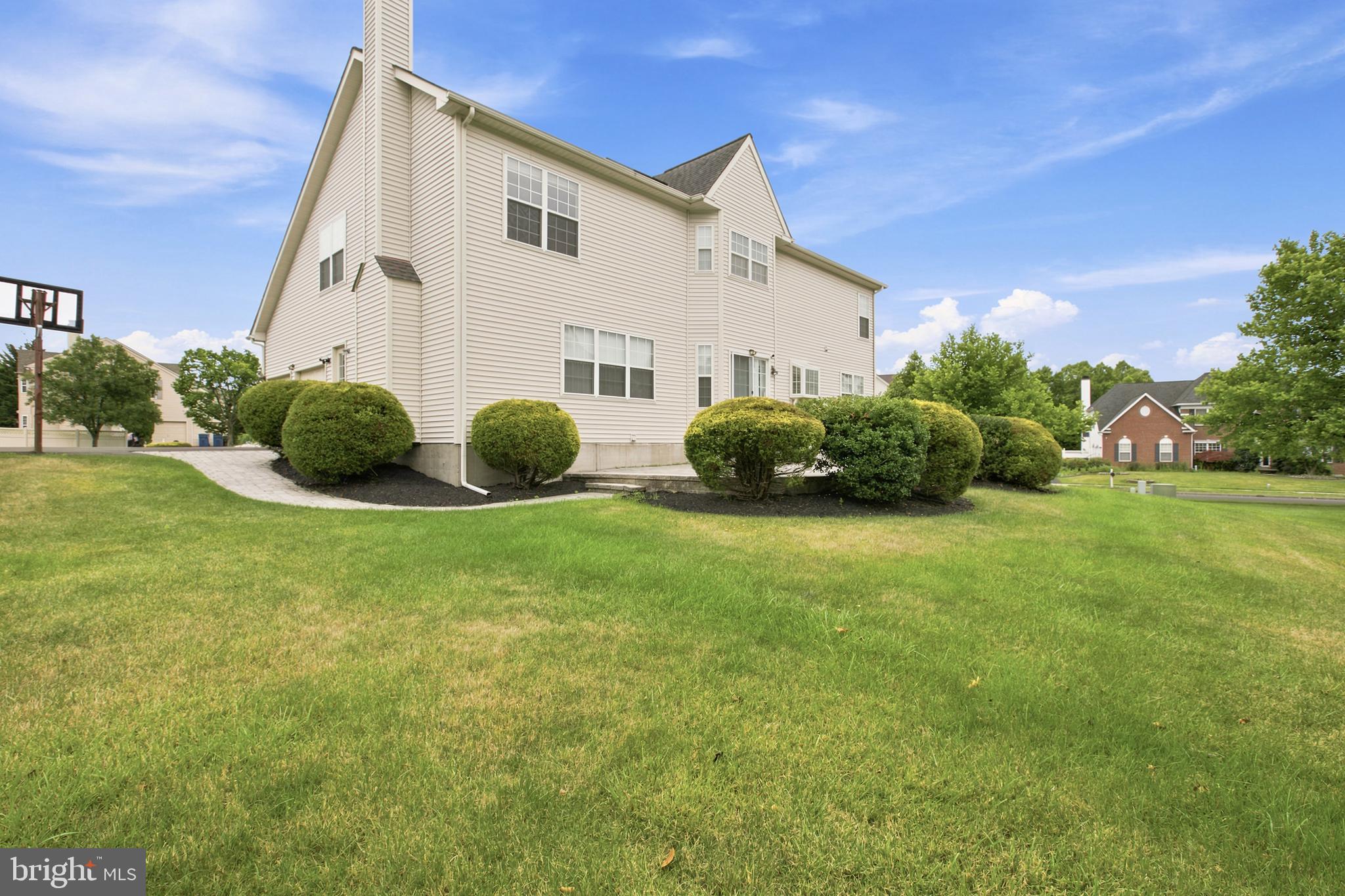 101 Tennyson Ln, North Wales, PA 19454 photo