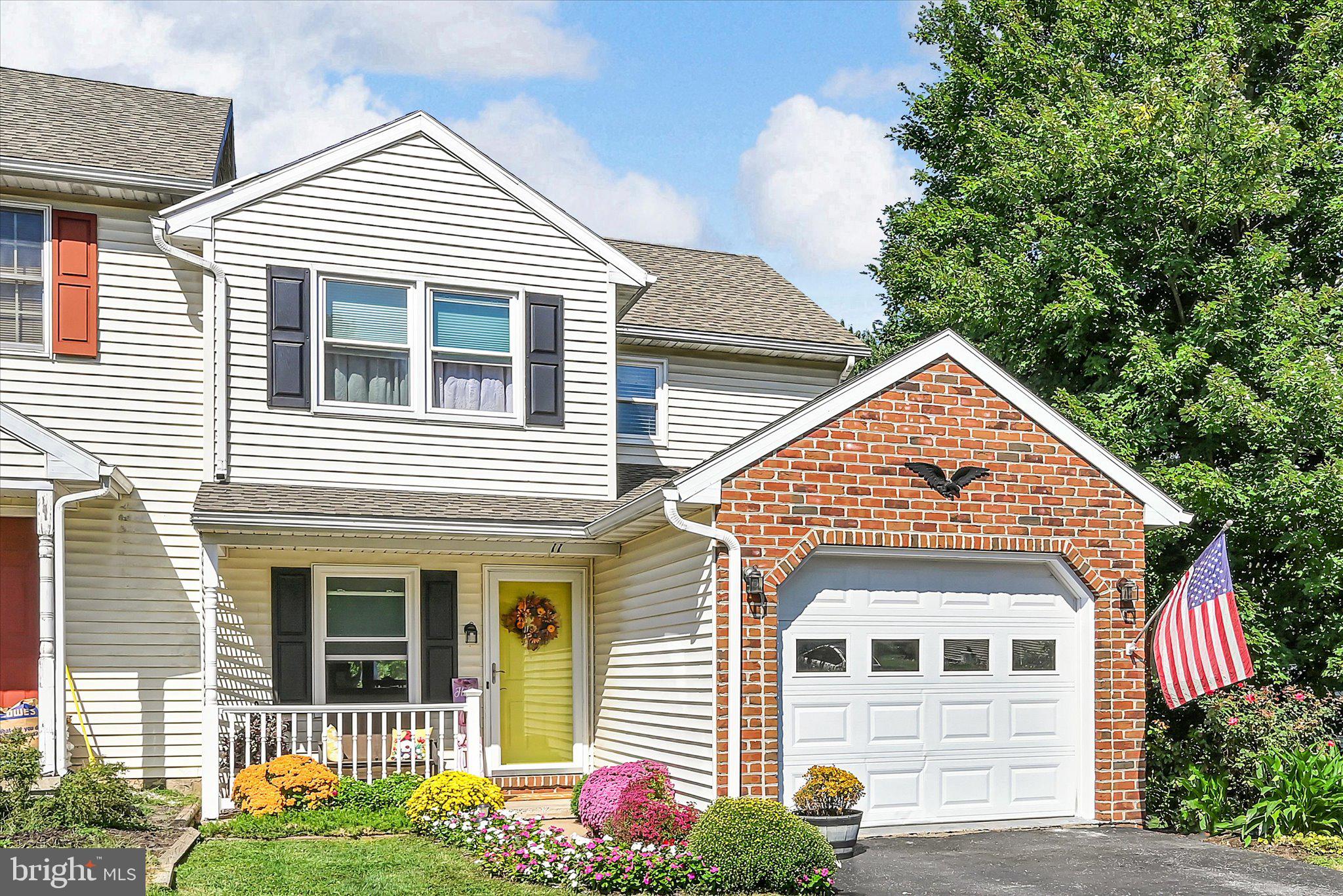 11 Parkview Dr, Reinholds, PA 17569