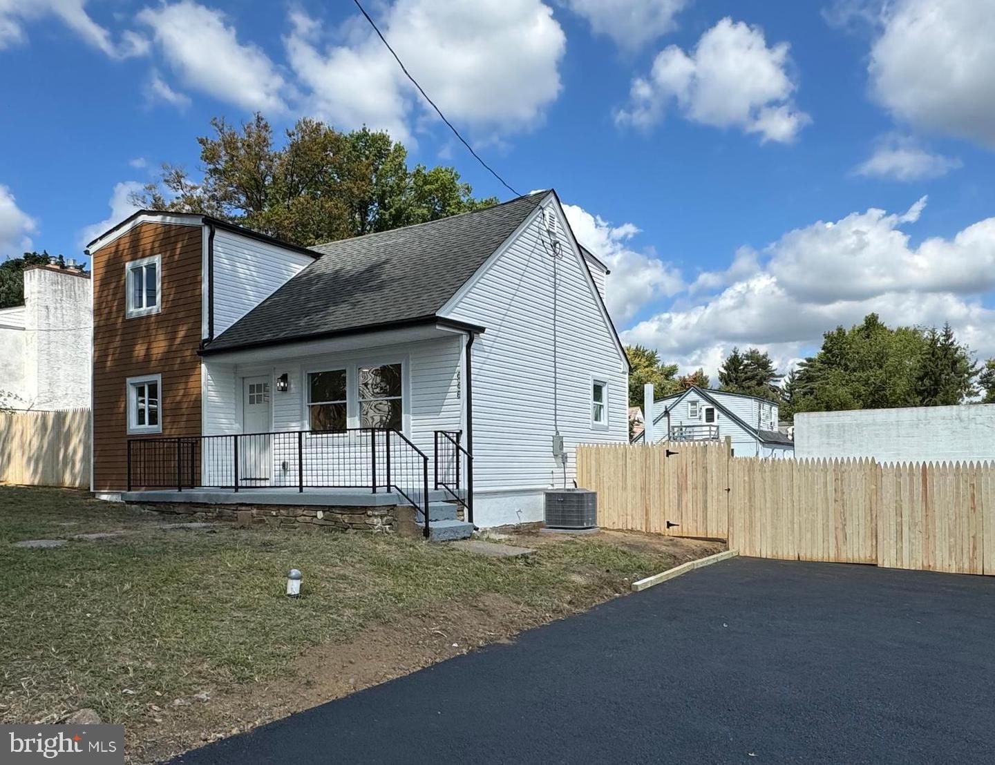 668 Elmwood Ave, Feasterville Trevose, PA 19053