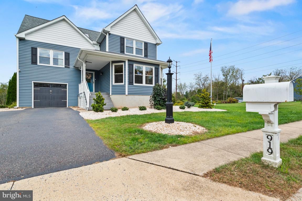 919 Morgan Ln, Perkasie, PA 18944 photo