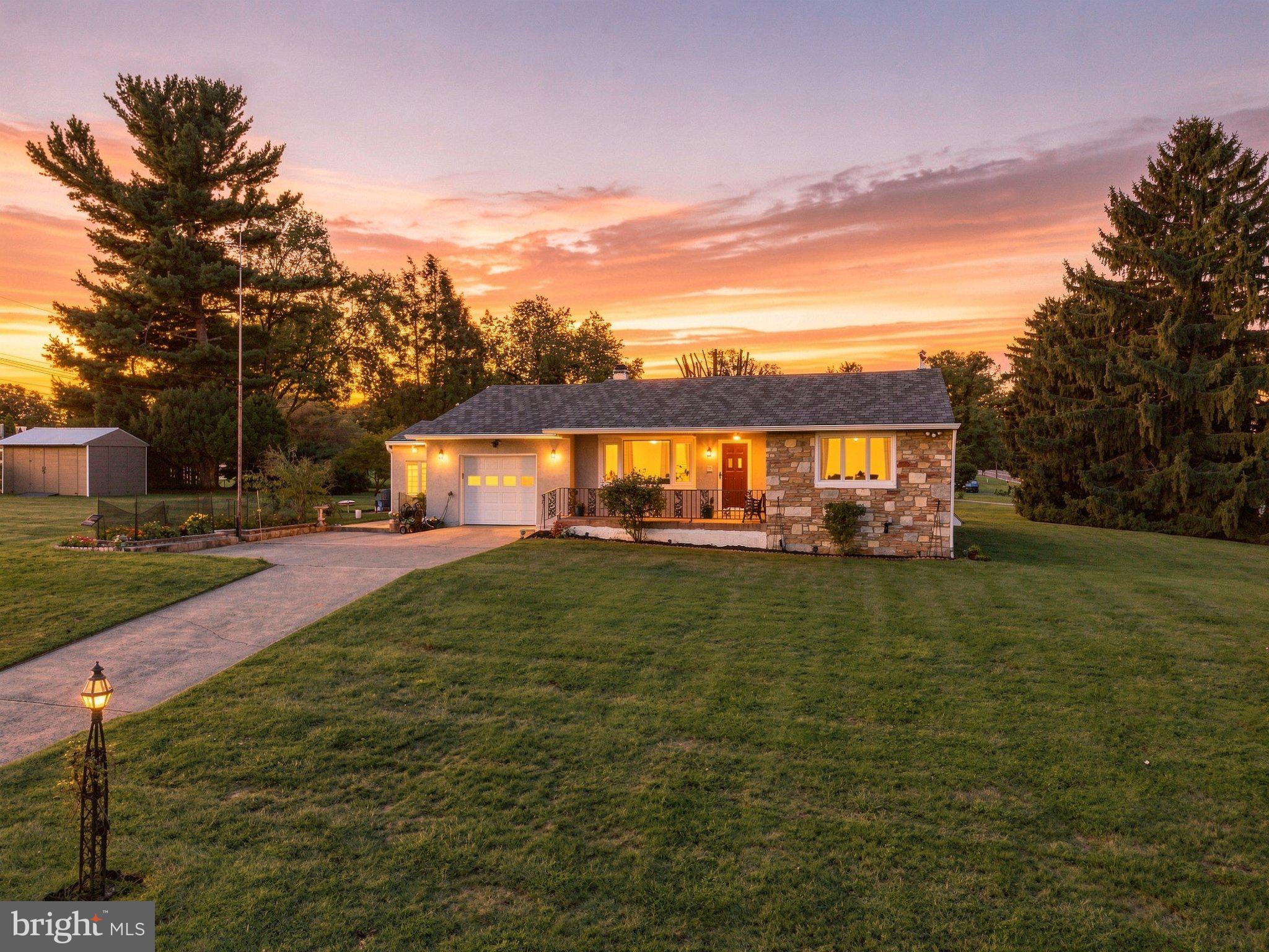 8 Twist Dr, Southampton, PA 18966