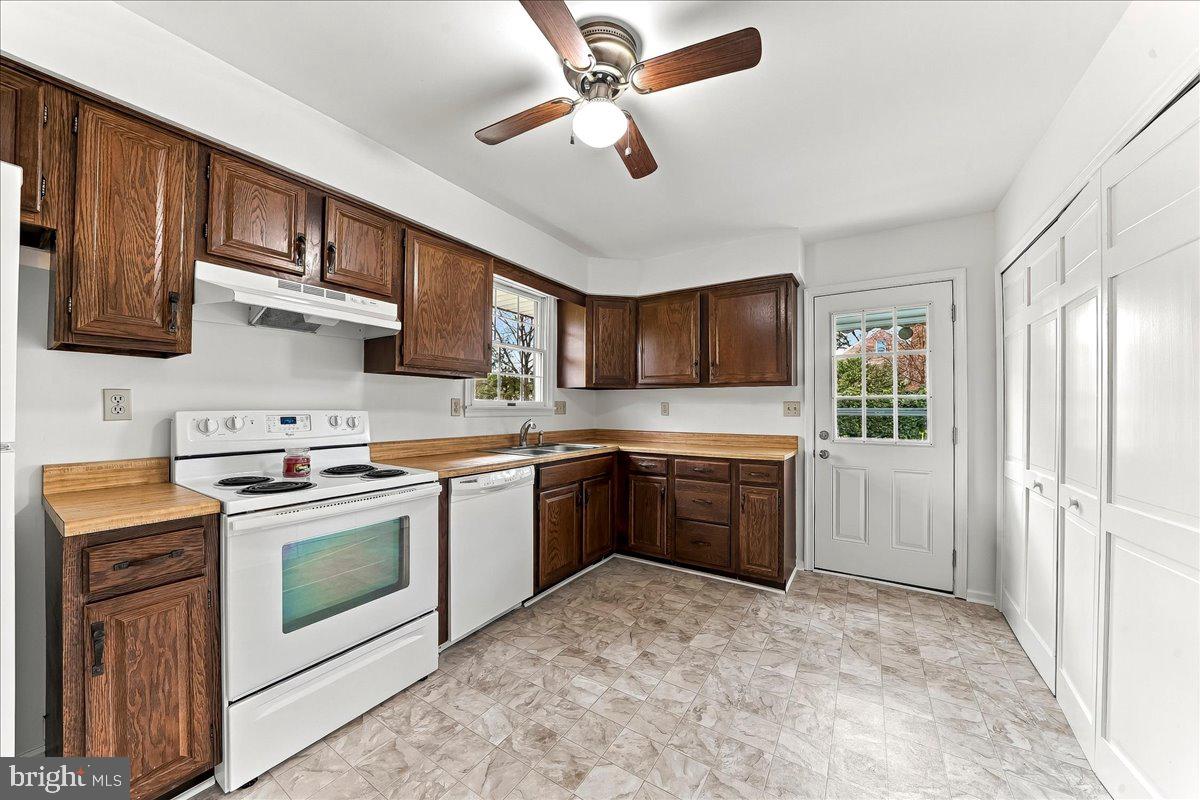 160 Pine St, Toughkenamon, PA 19374 photo