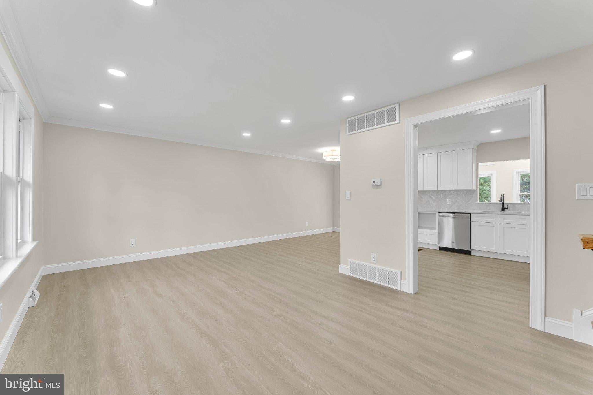 1869 Monarch Ln, Vineland, NJ 08361 photo