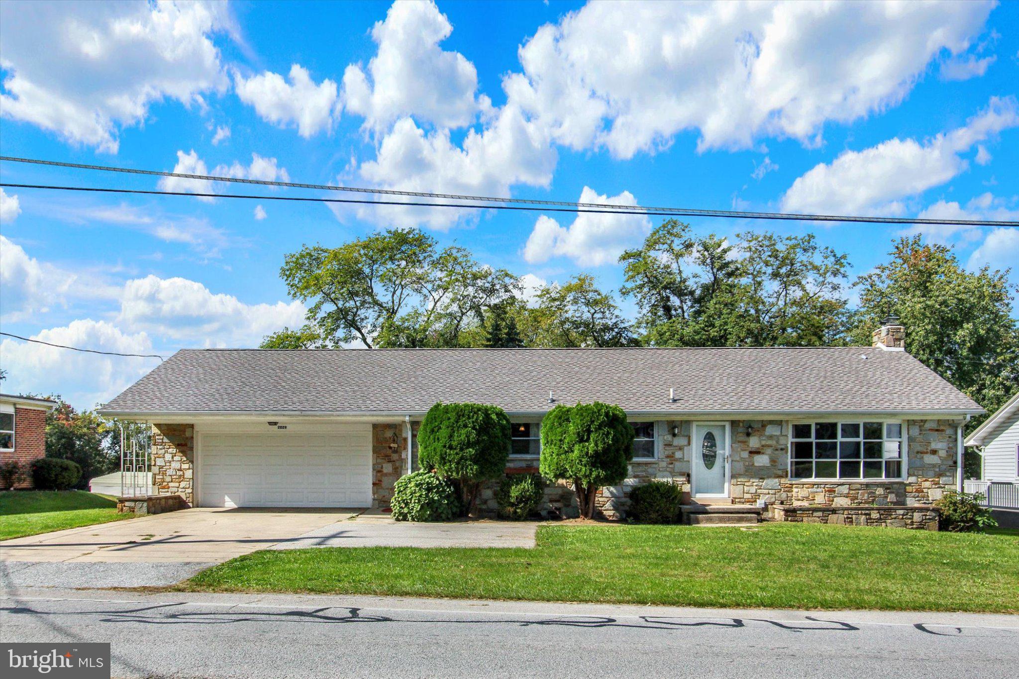 2029 Grandview Rd, Hanover, PA 17331