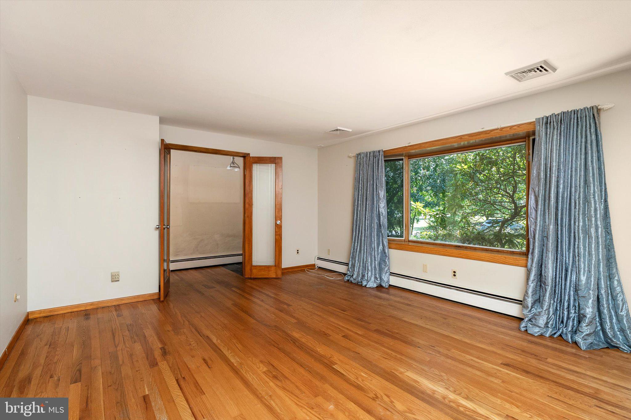 18 Edgewood Rd, Robbinsville, NJ 08691 photo