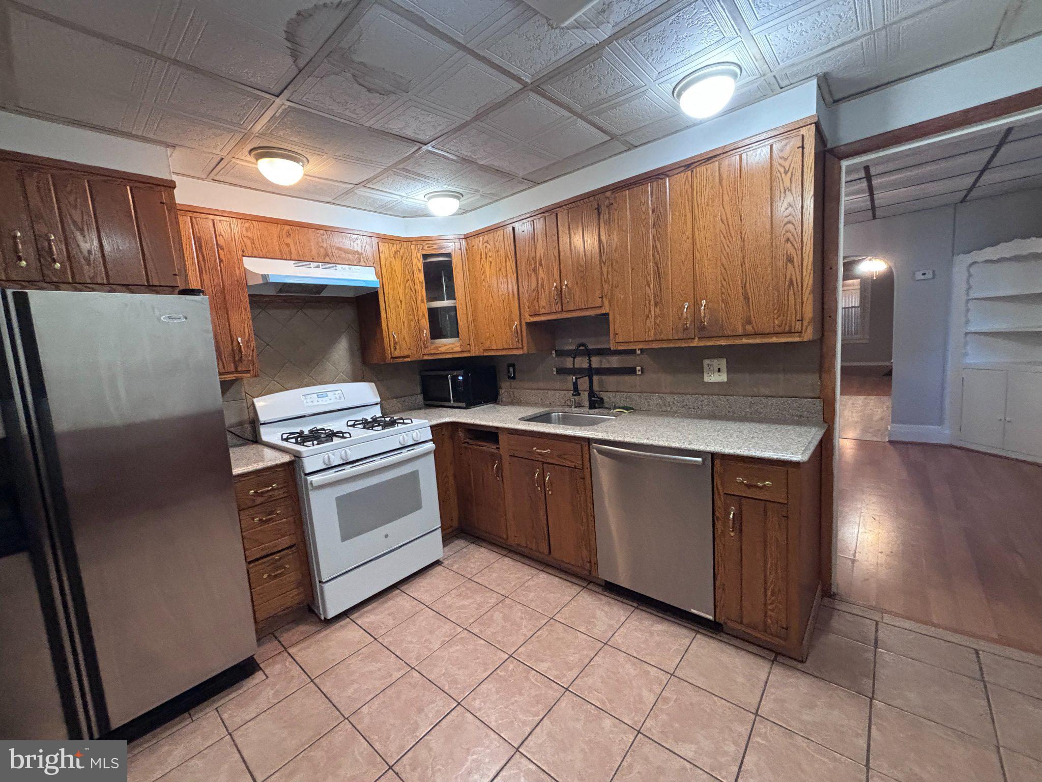 100 Park Ln, Hamilton Twp, NJ 08609 photo