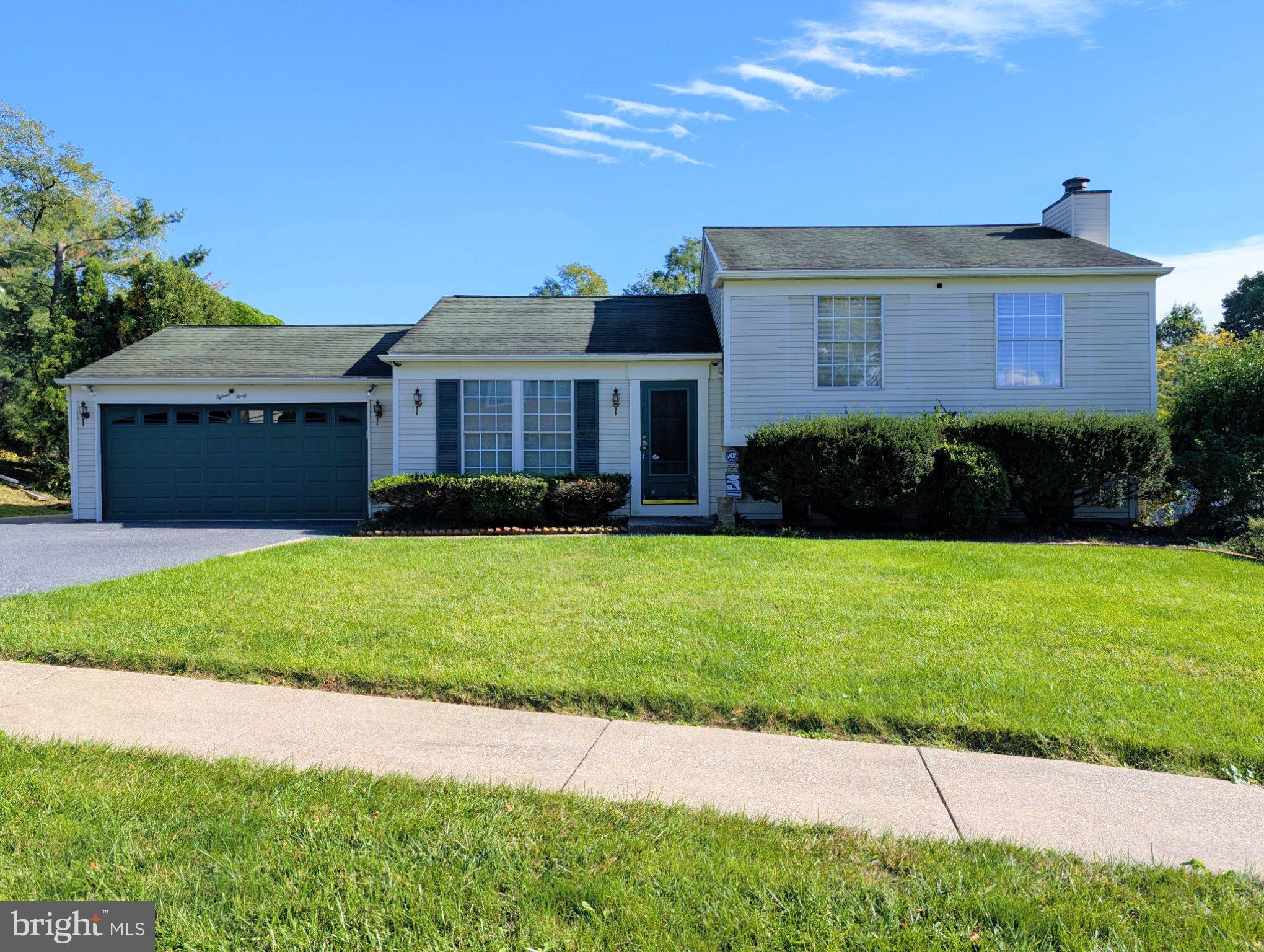 1540 Creek Bed Dr, Harrisburg, PA 17110
